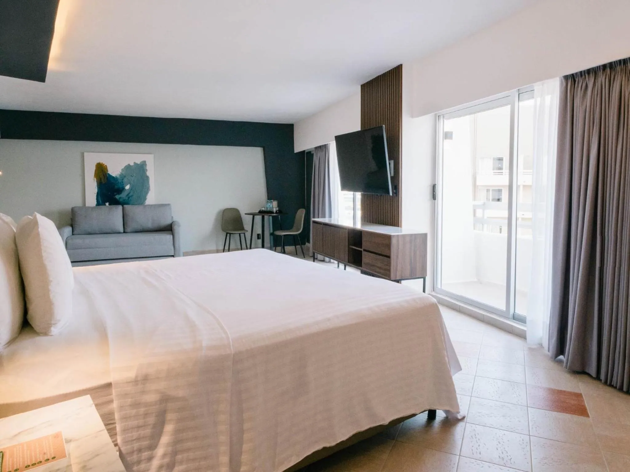 Communal lounge/ TV room, Bed in HS HOTSSON Hotel Acapulco