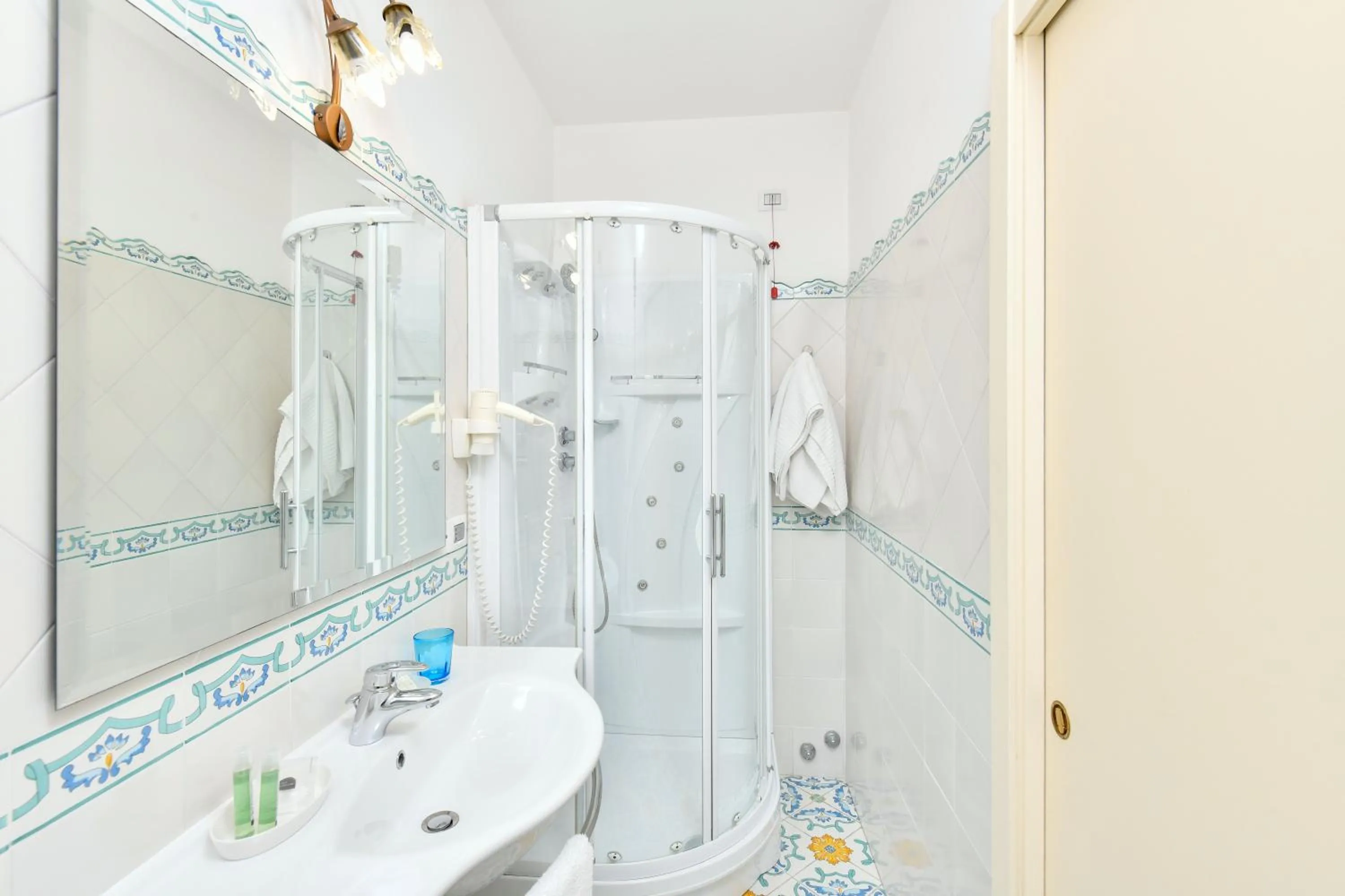 Bathroom in Hotel Villa Sirio