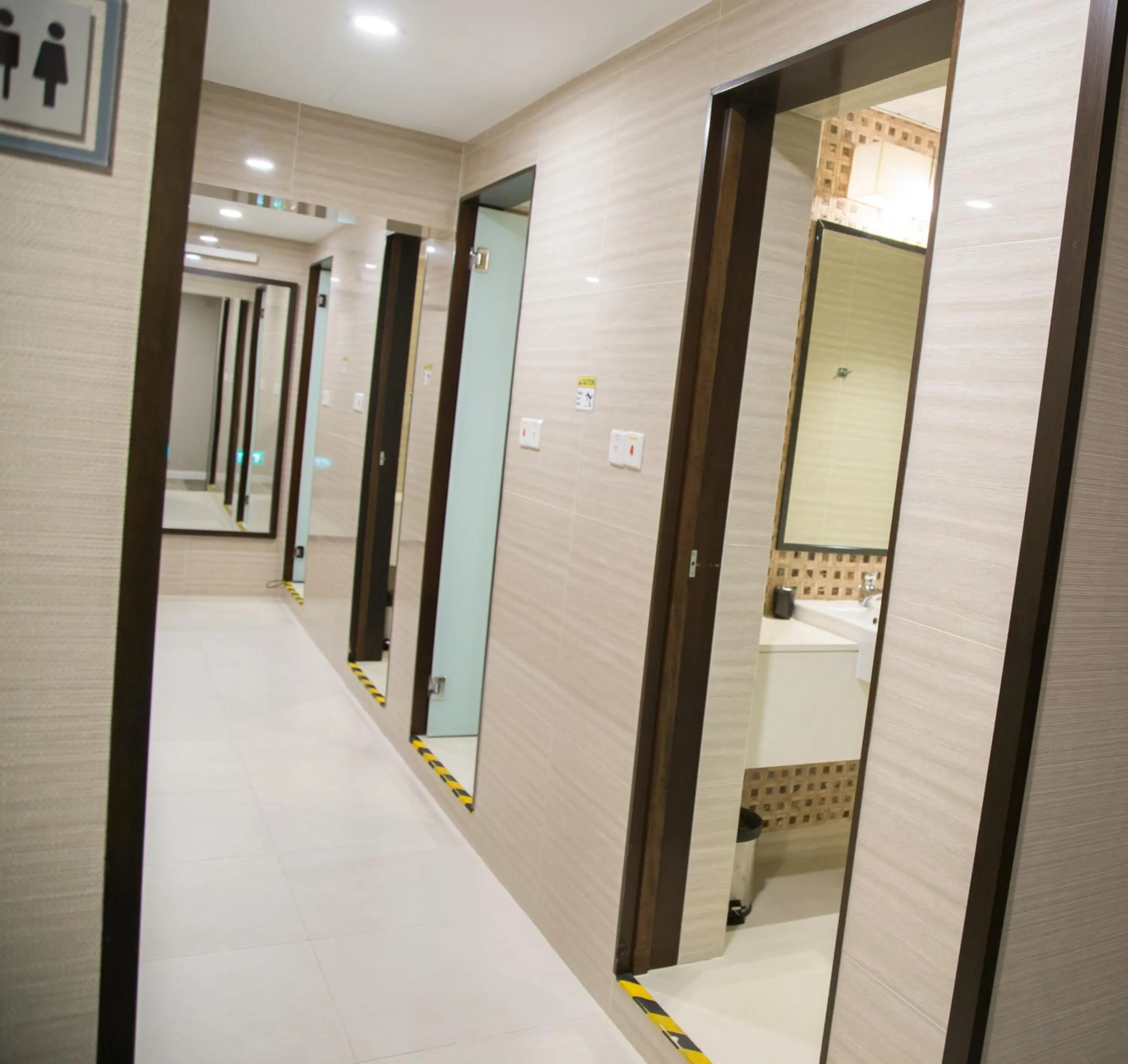 Bathroom in Ambassador Transit Hotel - Terminal 2