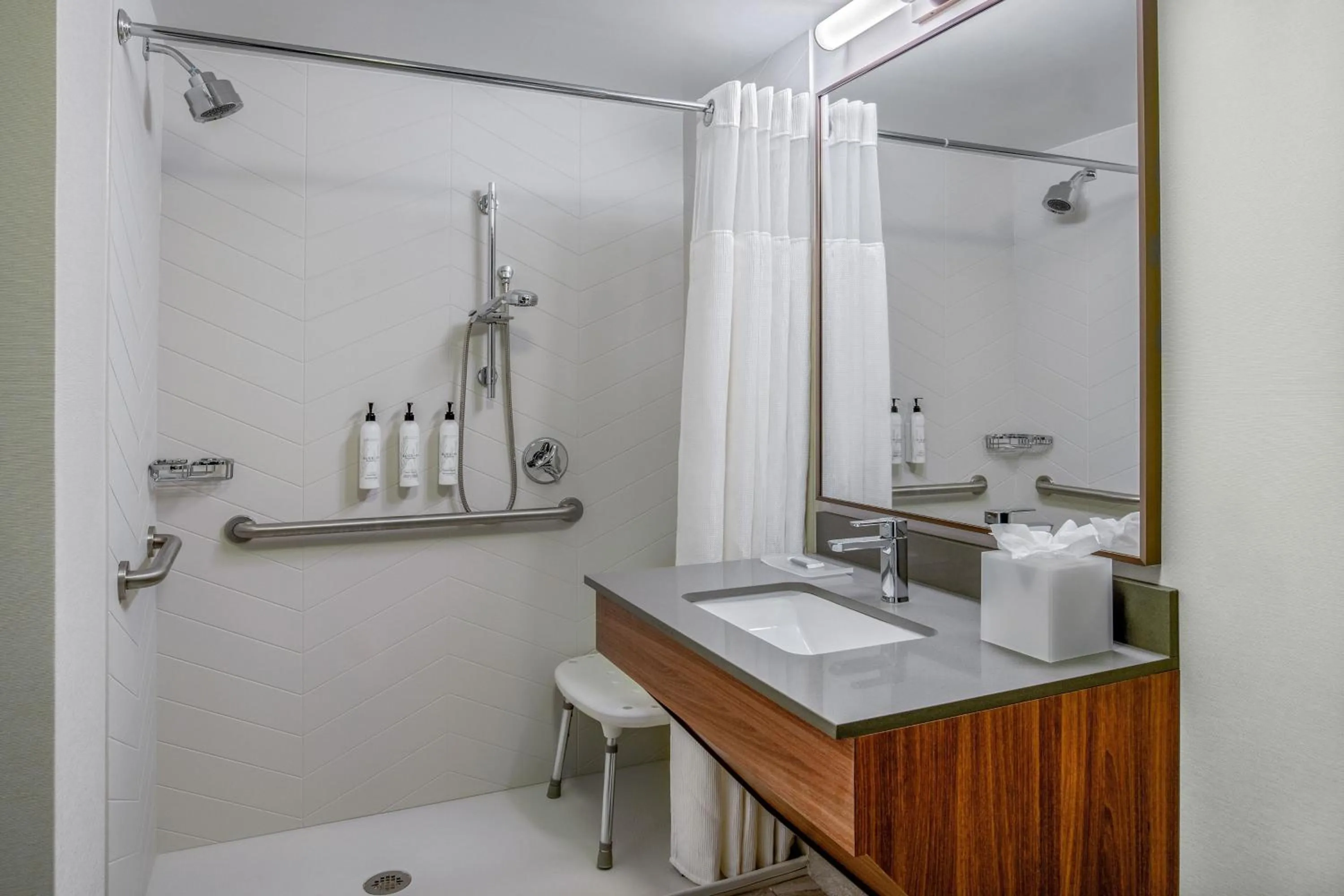 Bathroom in Fairfield Inn & Suites by Marriott Brunswick Freeport