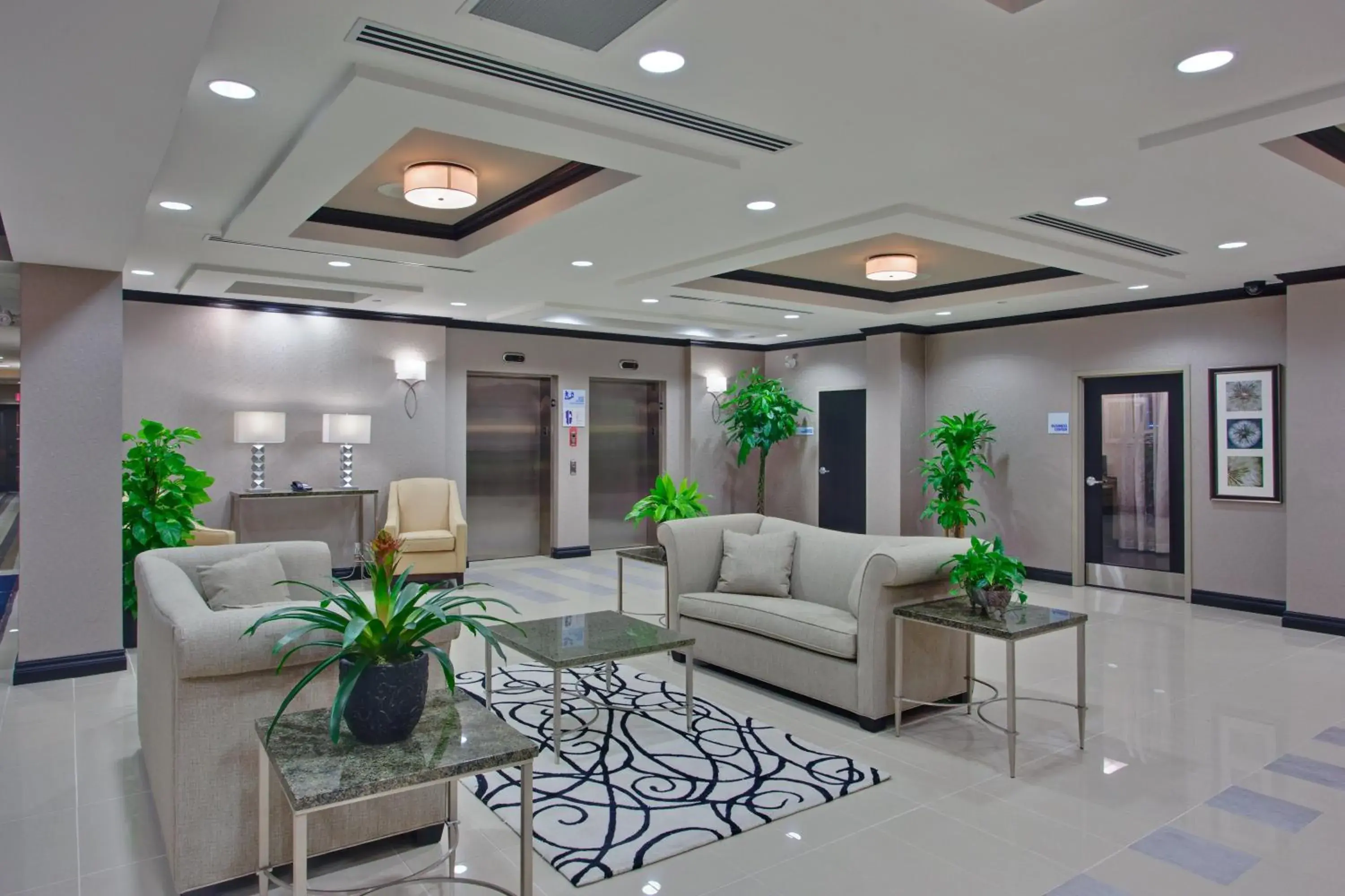 Property building in Holiday Inn Express & Suites Ottawa West - Nepean by IHG Property building in Holiday Inn Express & Suites Ottawa West - Nepean by IHG