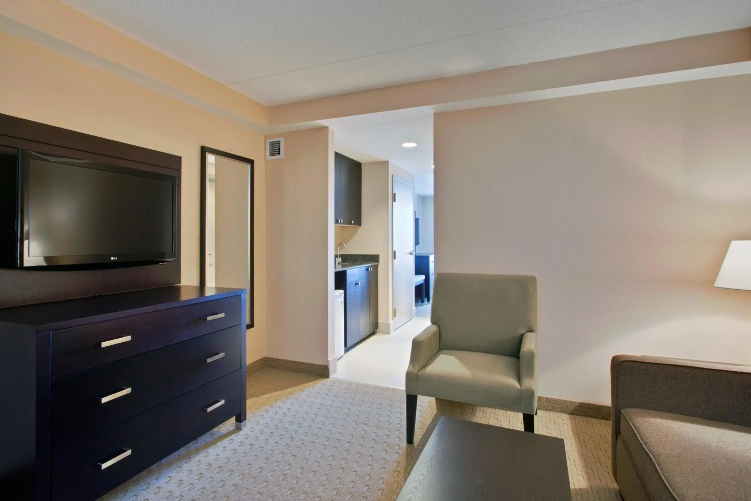 Photo of the whole room, Bed in Holiday Inn Express & Suites Ottawa West - Nepean by IHG Photo of the whole room, Bed in Holiday Inn Express & Suites Ottawa West - Nepean by IHG