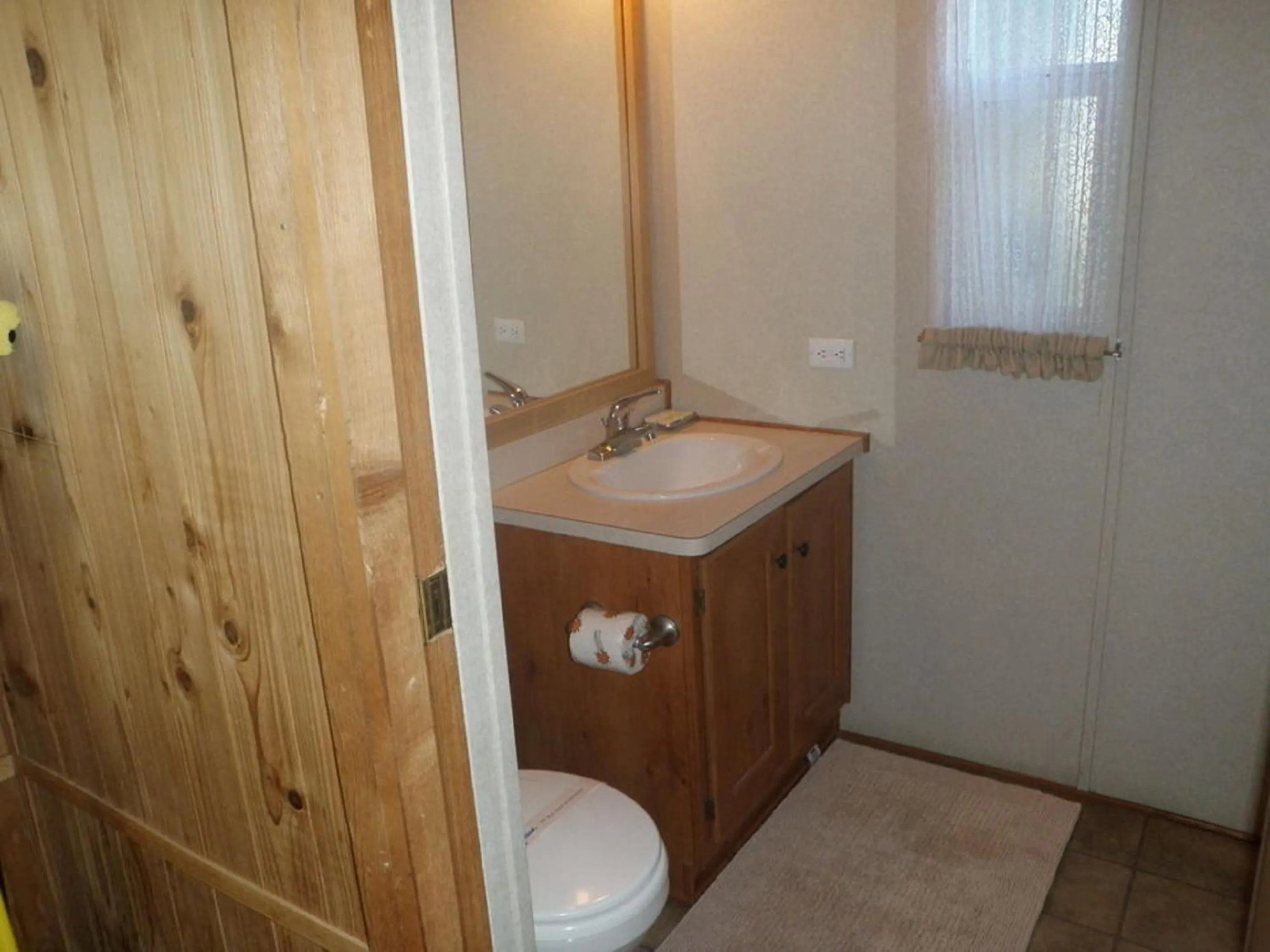 Bathroom in Seaside Camping Resort Studio Cabin 4
