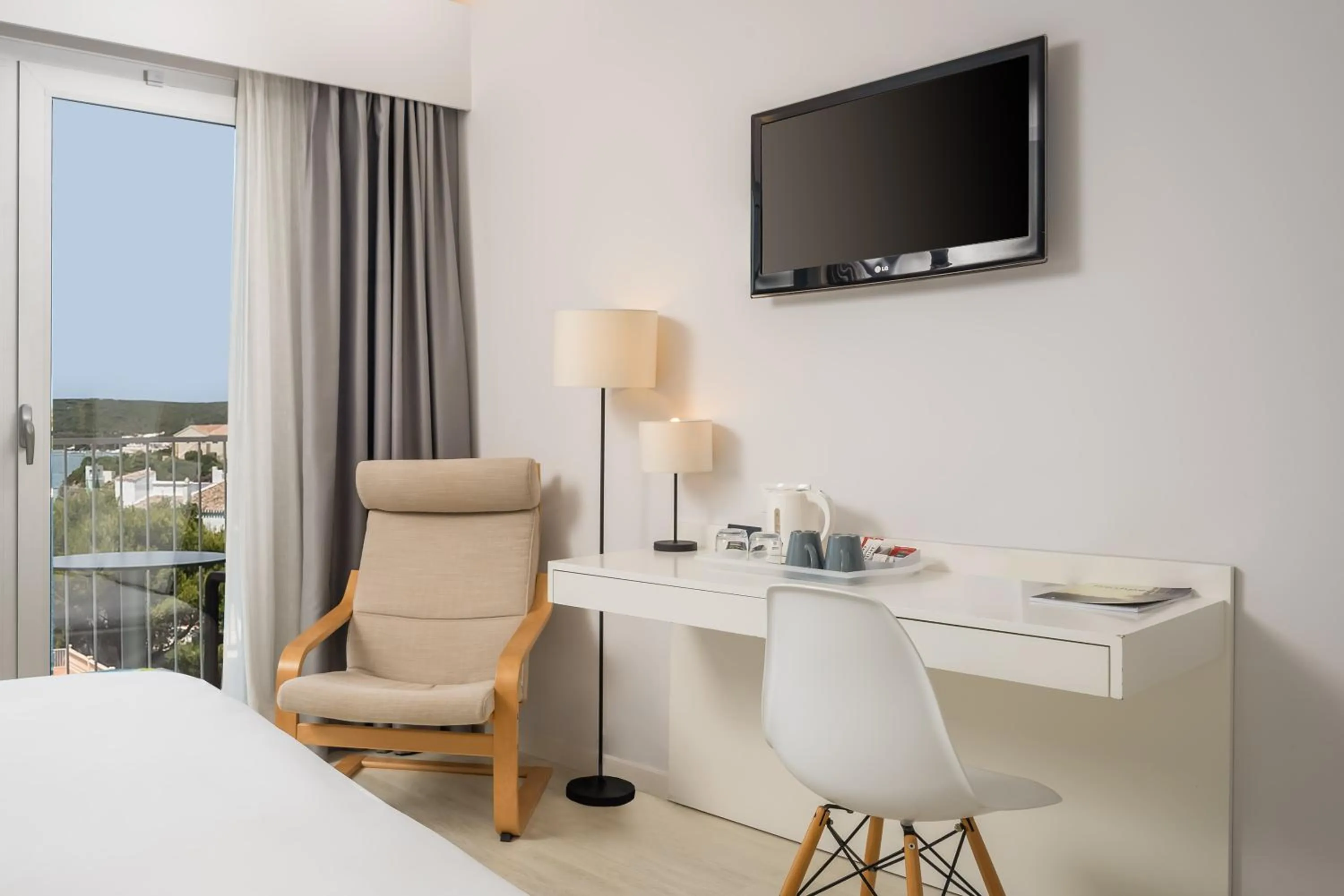 Bedroom, Bed in ARTIEM Carlos - Adults Only