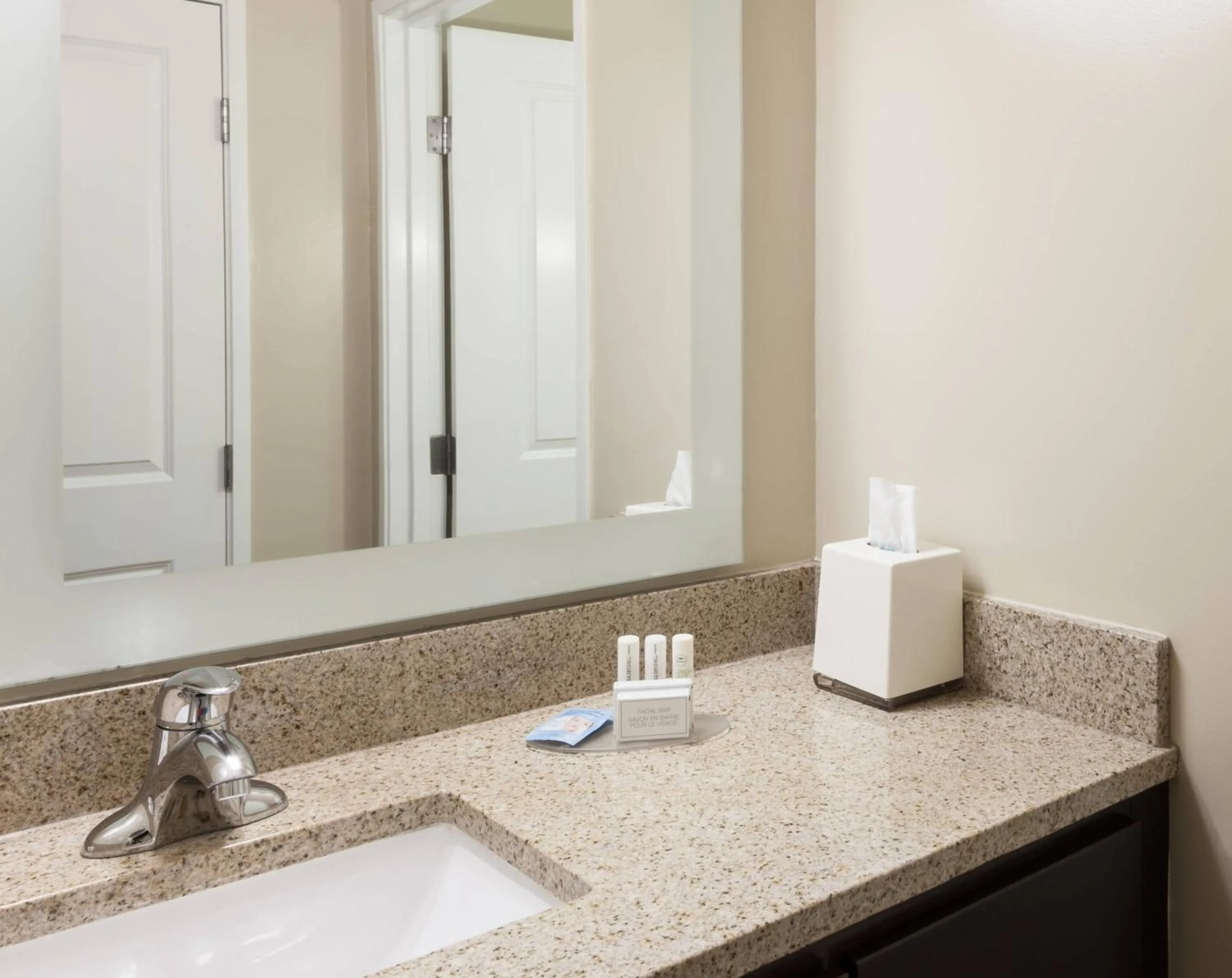 Bathroom in TownePlace Suites by Marriott Little Rock West