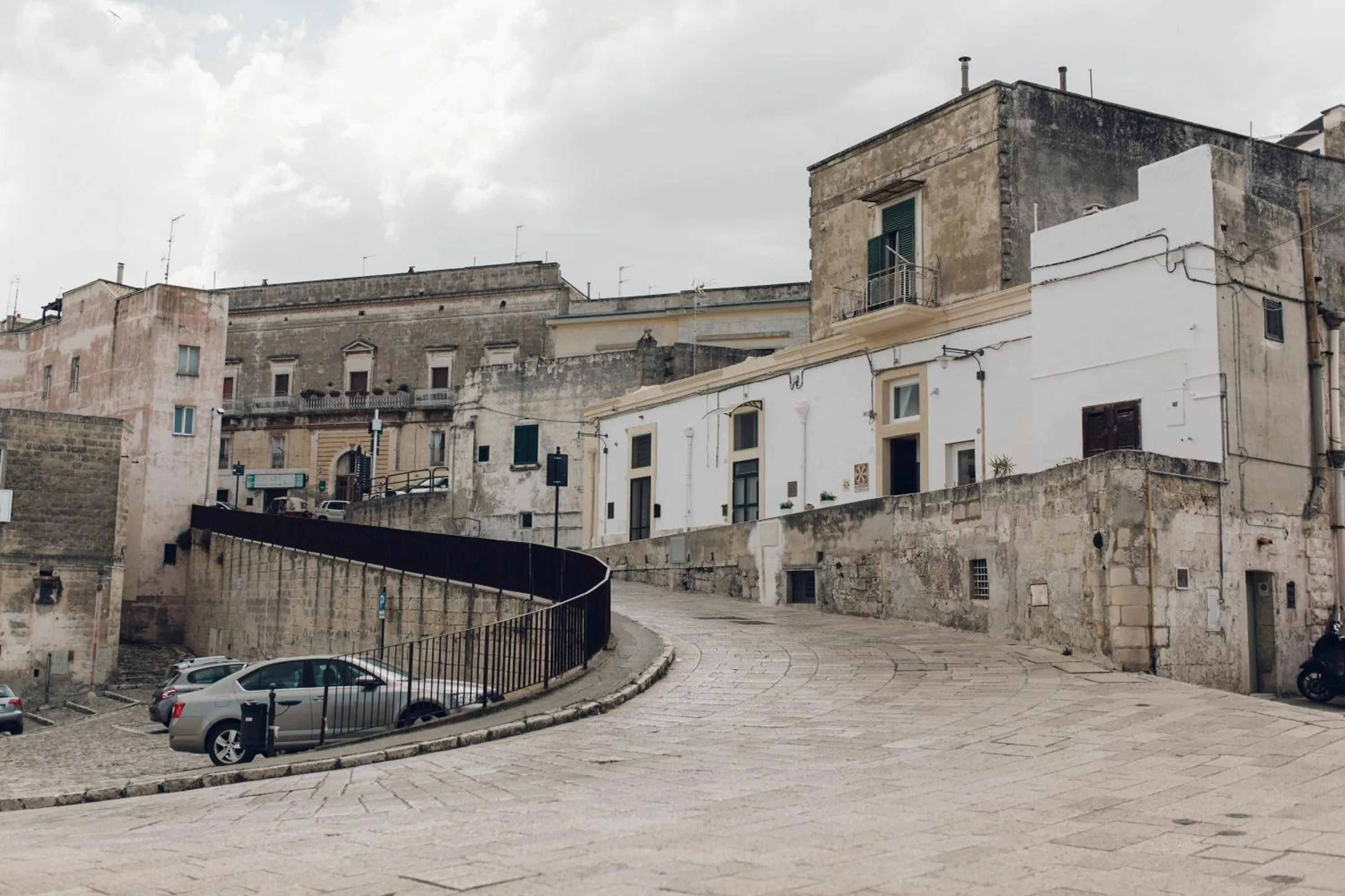 Facade/entrance in Le Origini