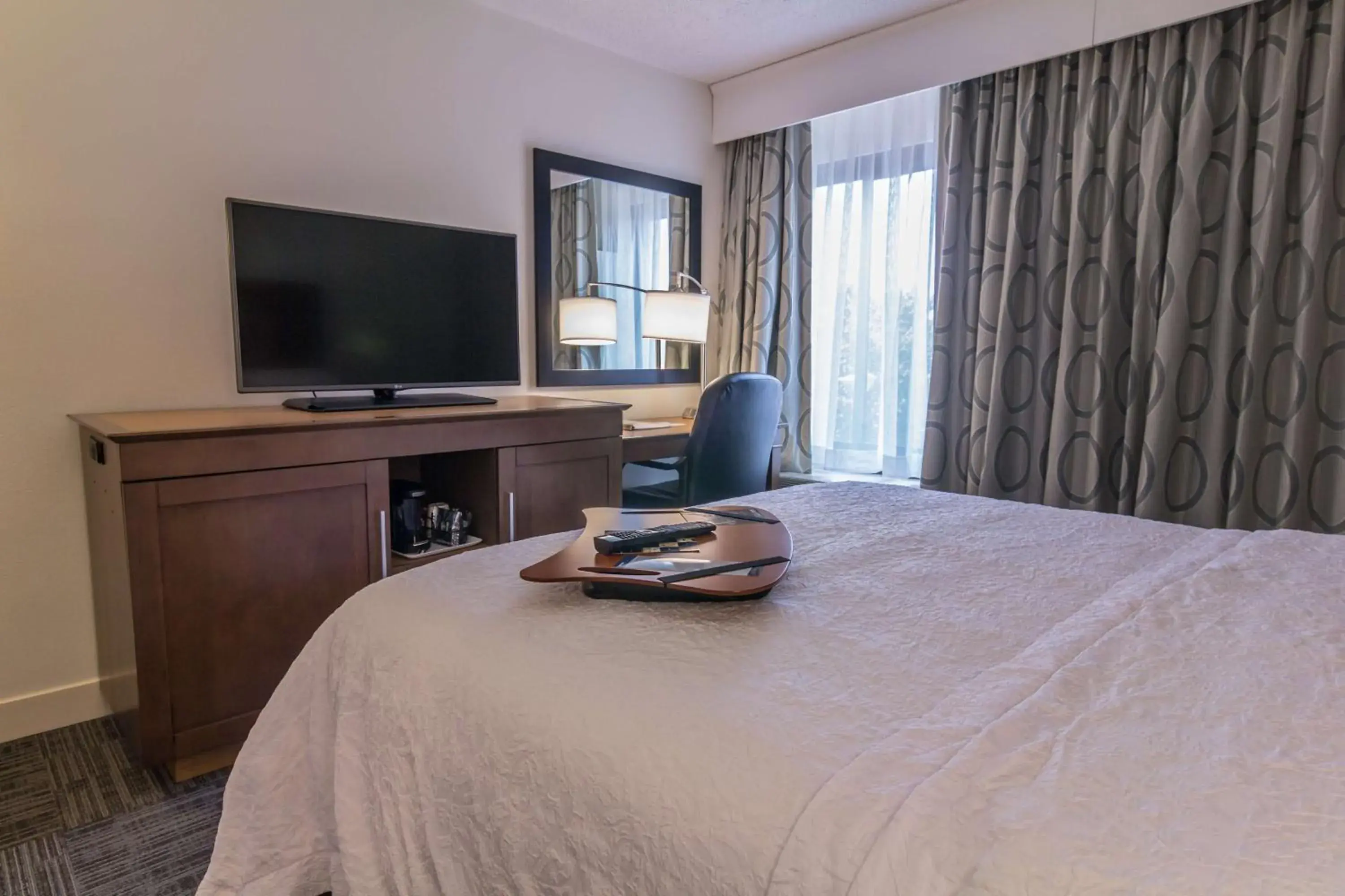 Bed in Hampton Inn Winchester-University/ Mall Bed in Hampton Inn Winchester-University/ Mall