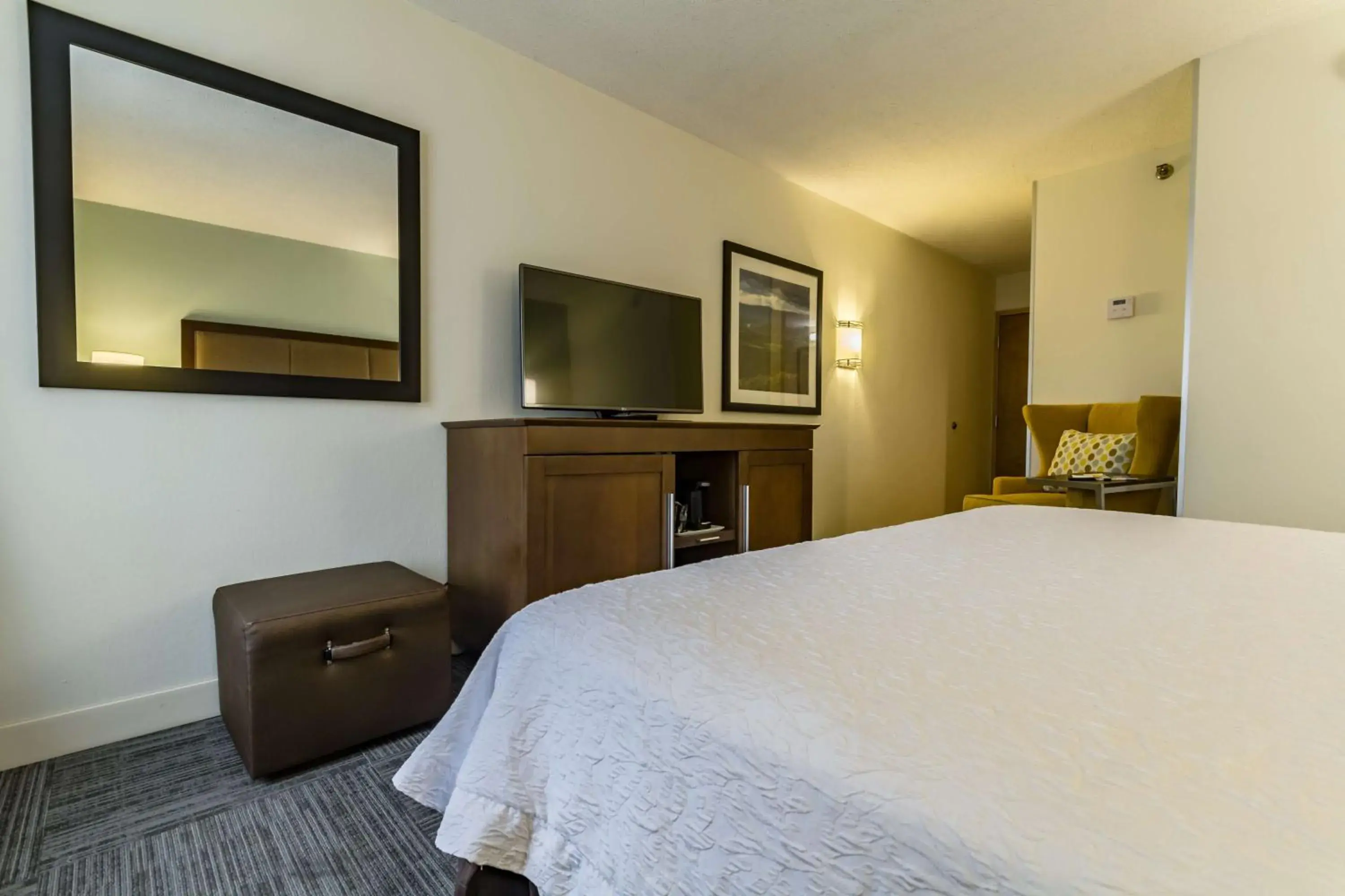 Bed in Hampton Inn Winchester-University/ Mall Bed in Hampton Inn Winchester-University/ Mall
