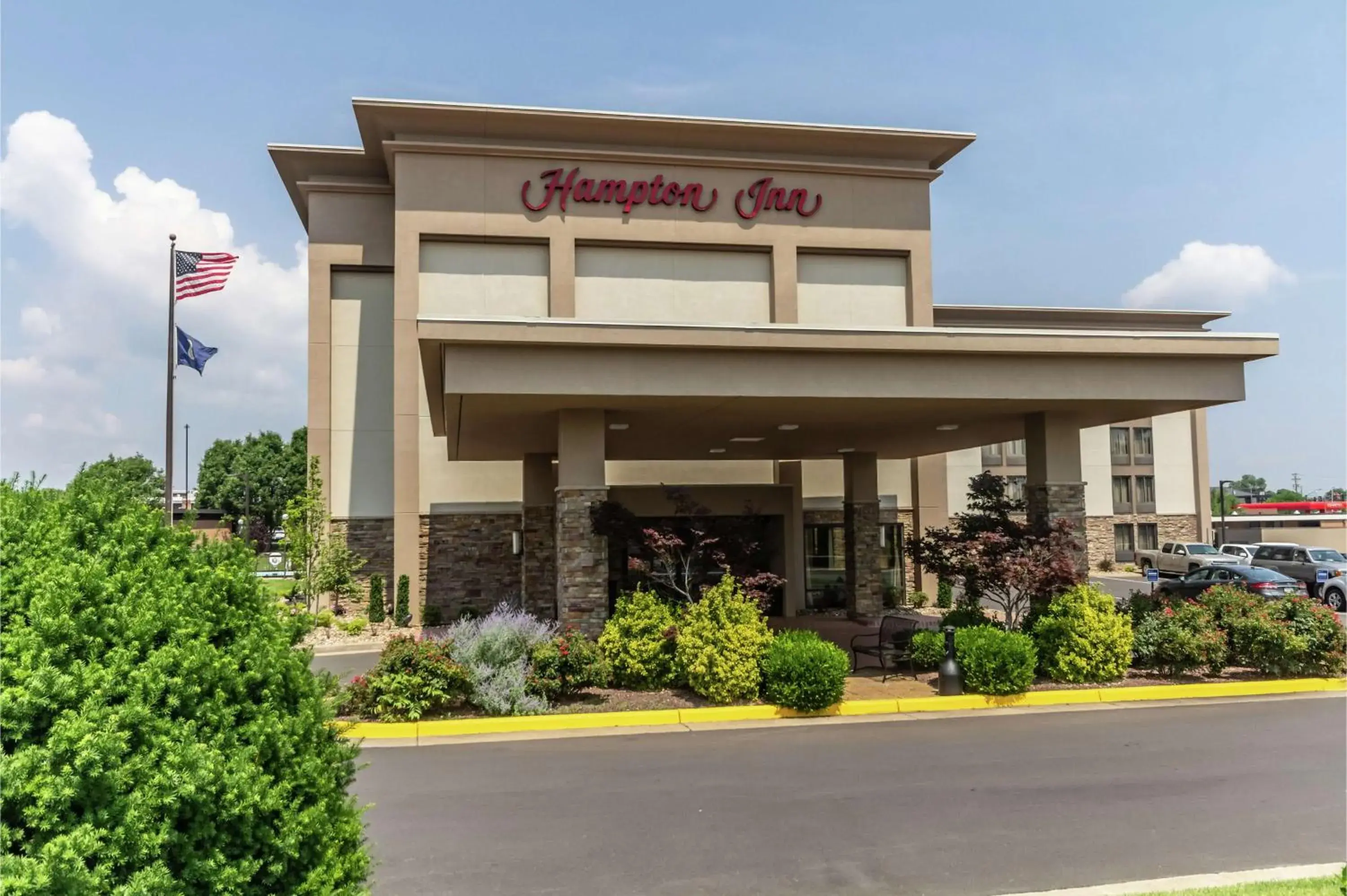 Property building in Hampton Inn Winchester-University/ Mall Property building in Hampton Inn Winchester-University/ Mall