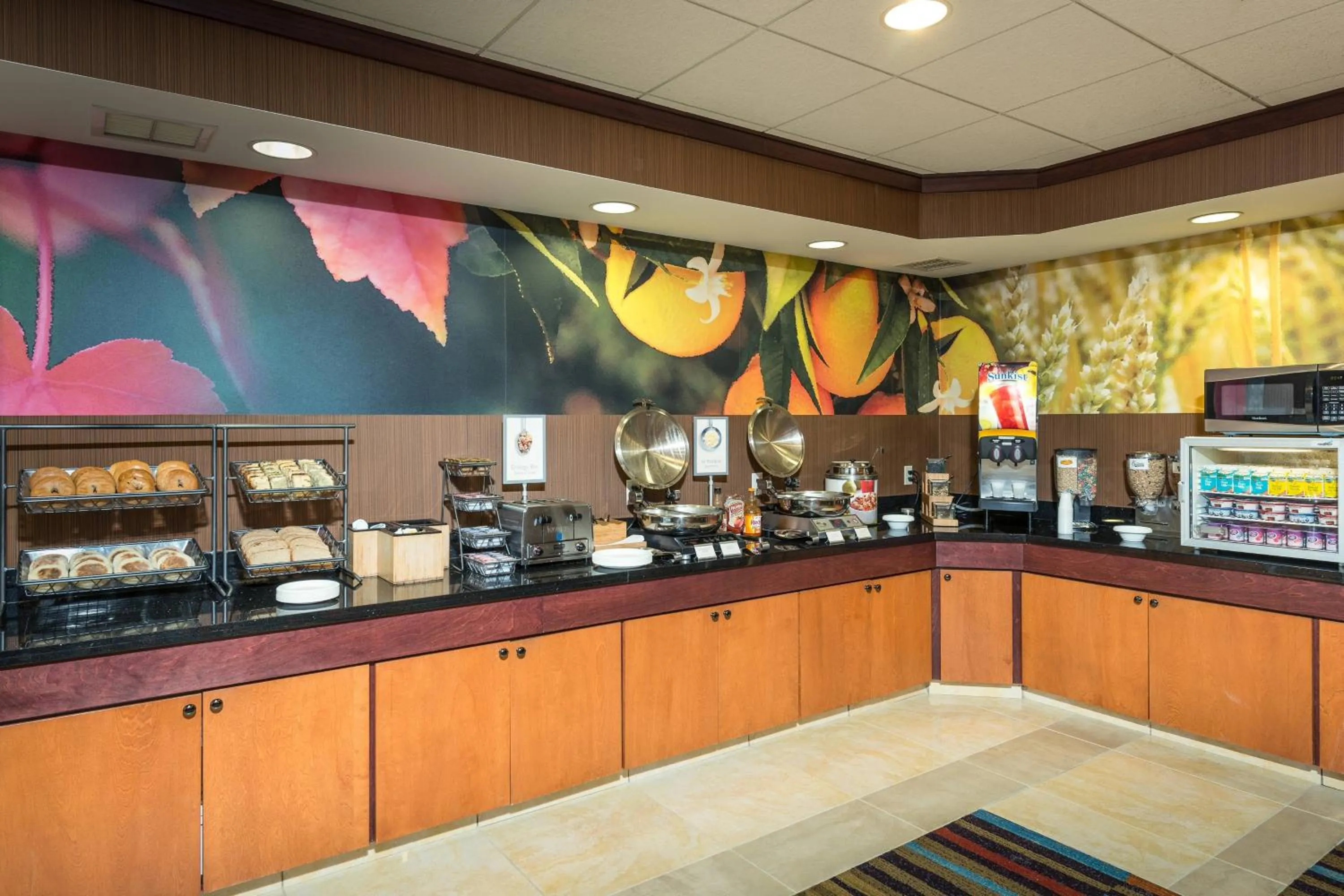 Breakfast in Fairfield Inn and Suites by Marriott Augusta