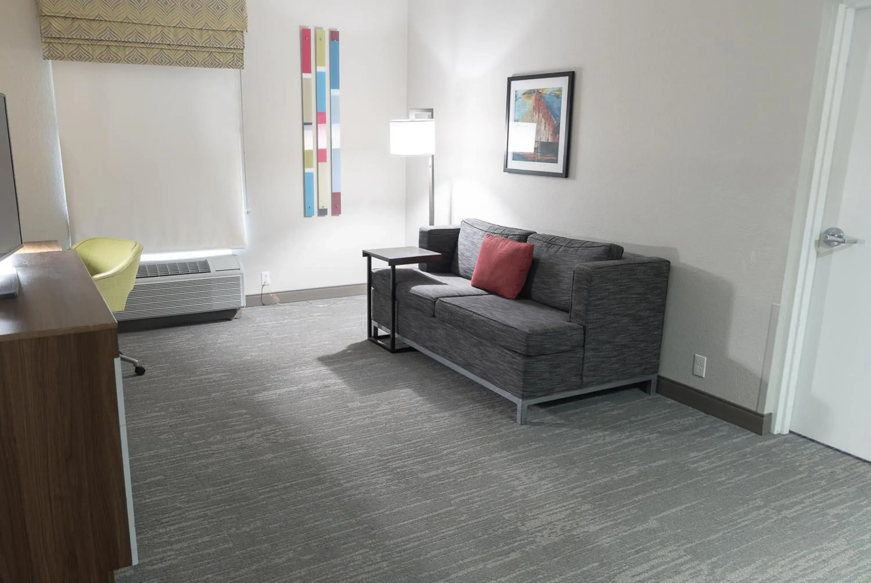 Living room in Hampton Inn Williamsport Living room in Hampton Inn Williamsport