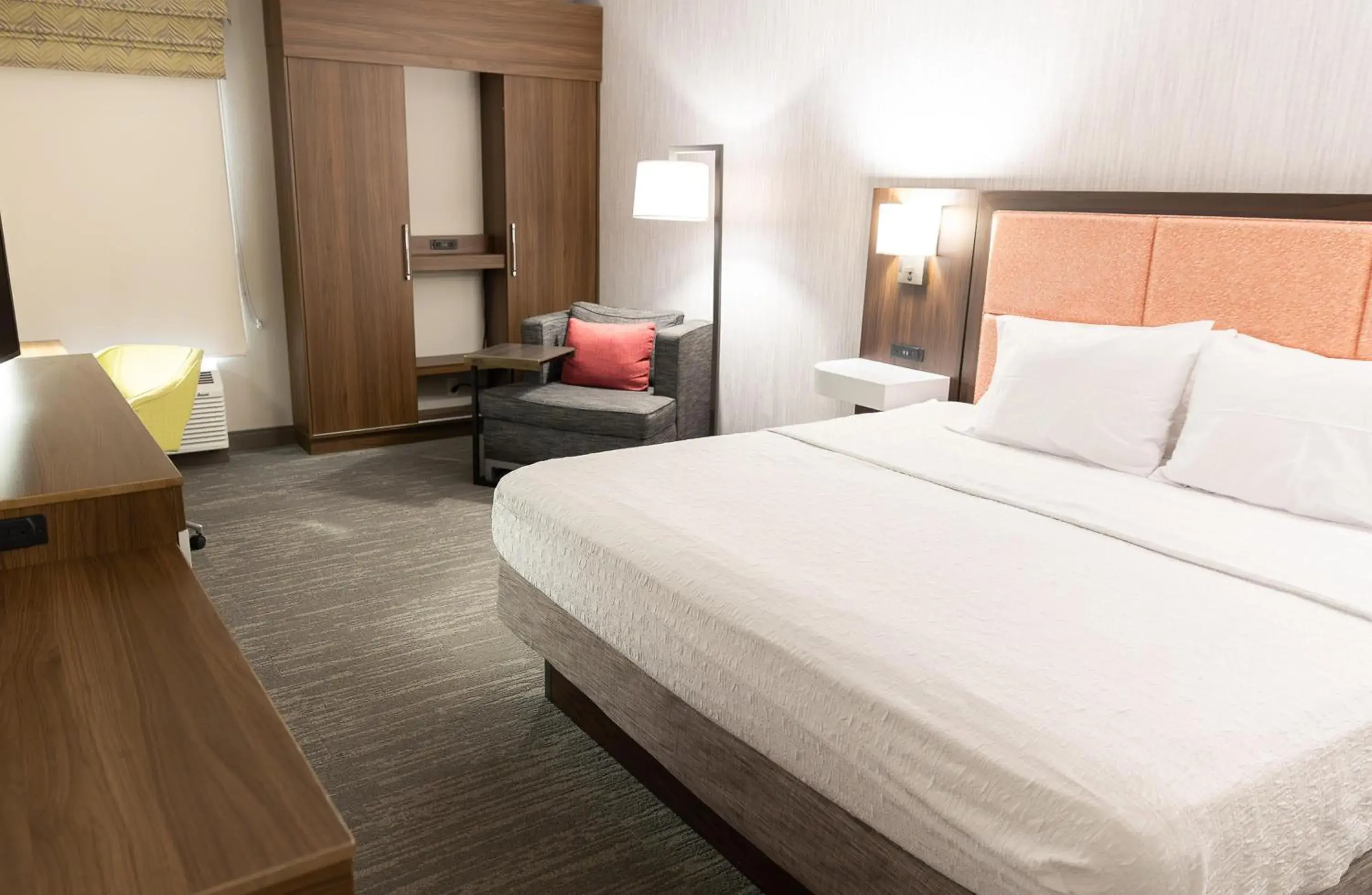 Bed in Hampton Inn Williamsport Bed in Hampton Inn Williamsport