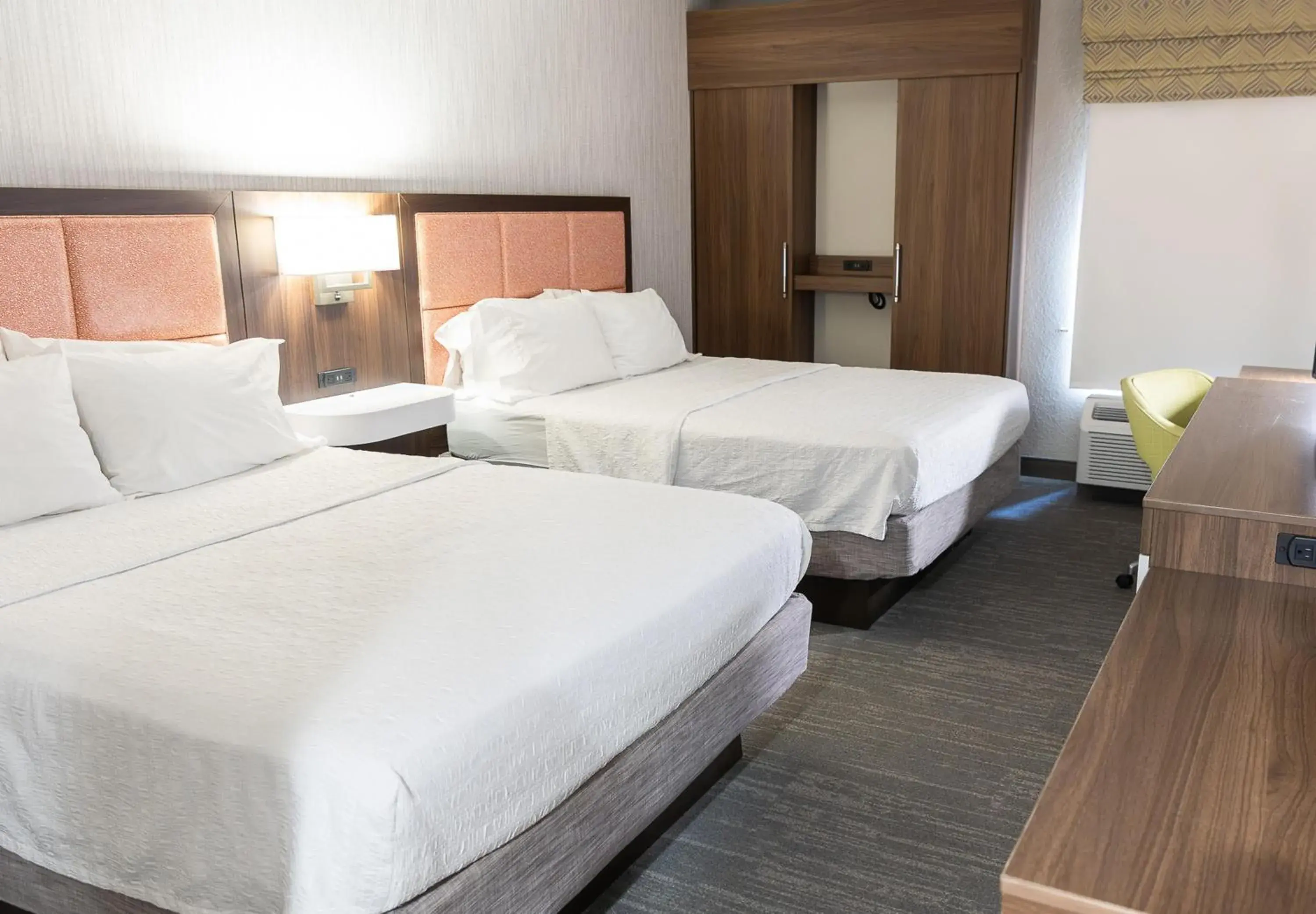 Bed in Hampton Inn Williamsport Bed in Hampton Inn Williamsport