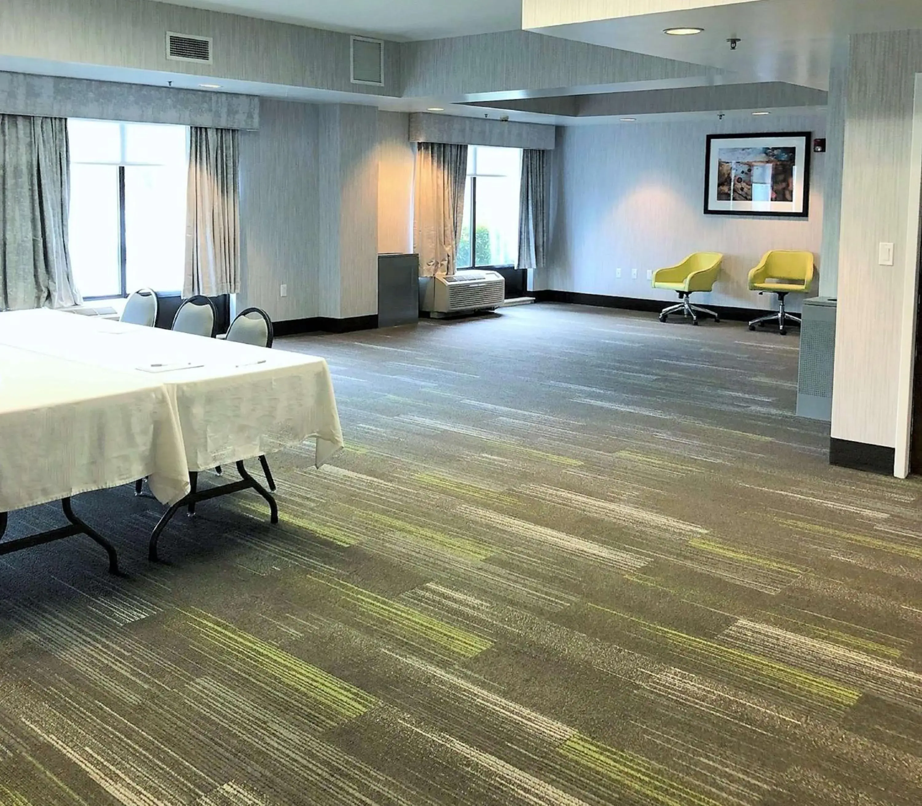 Meeting/conference room, Bed in Hampton Inn Williamsport Meeting/conference room, Bed in Hampton Inn Williamsport