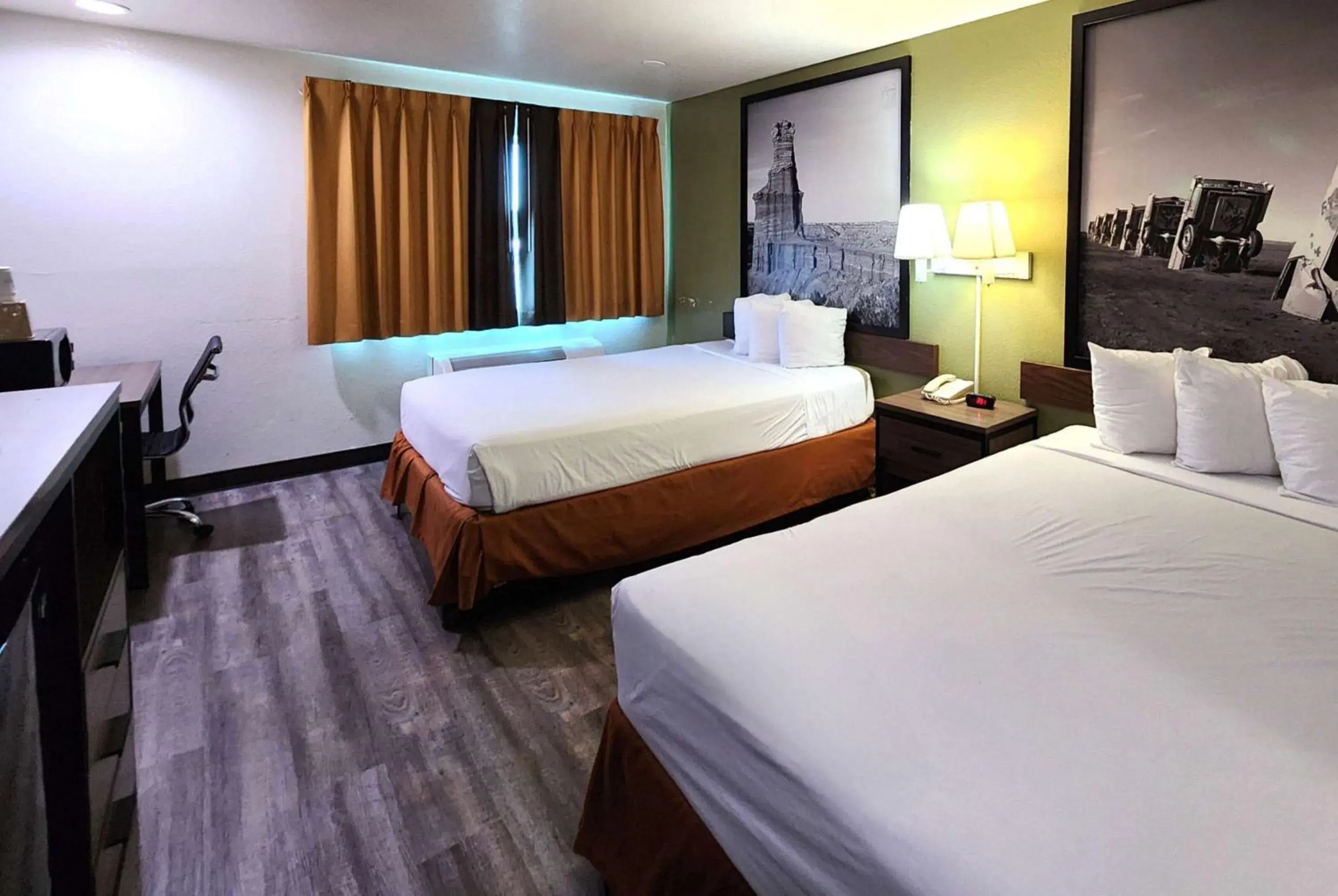 Photo of the whole room, Bed in Super 8 by Wyndham Austin North/University Area Photo of the whole room, Bed in Super 8 by Wyndham Austin North/University Area