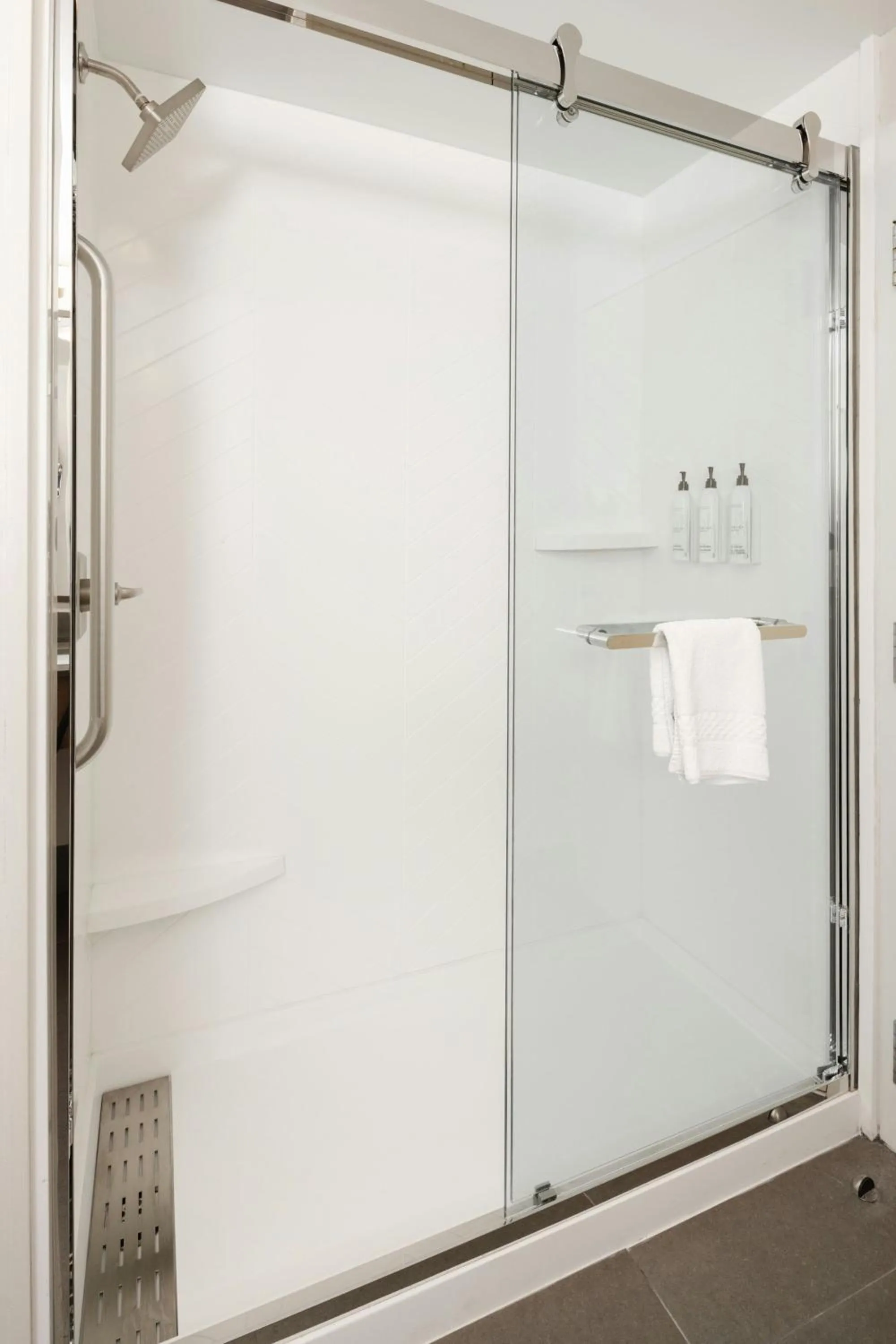 Bathroom in Fairfield Inn & Suites by Marriott Muskegon Norton Shores