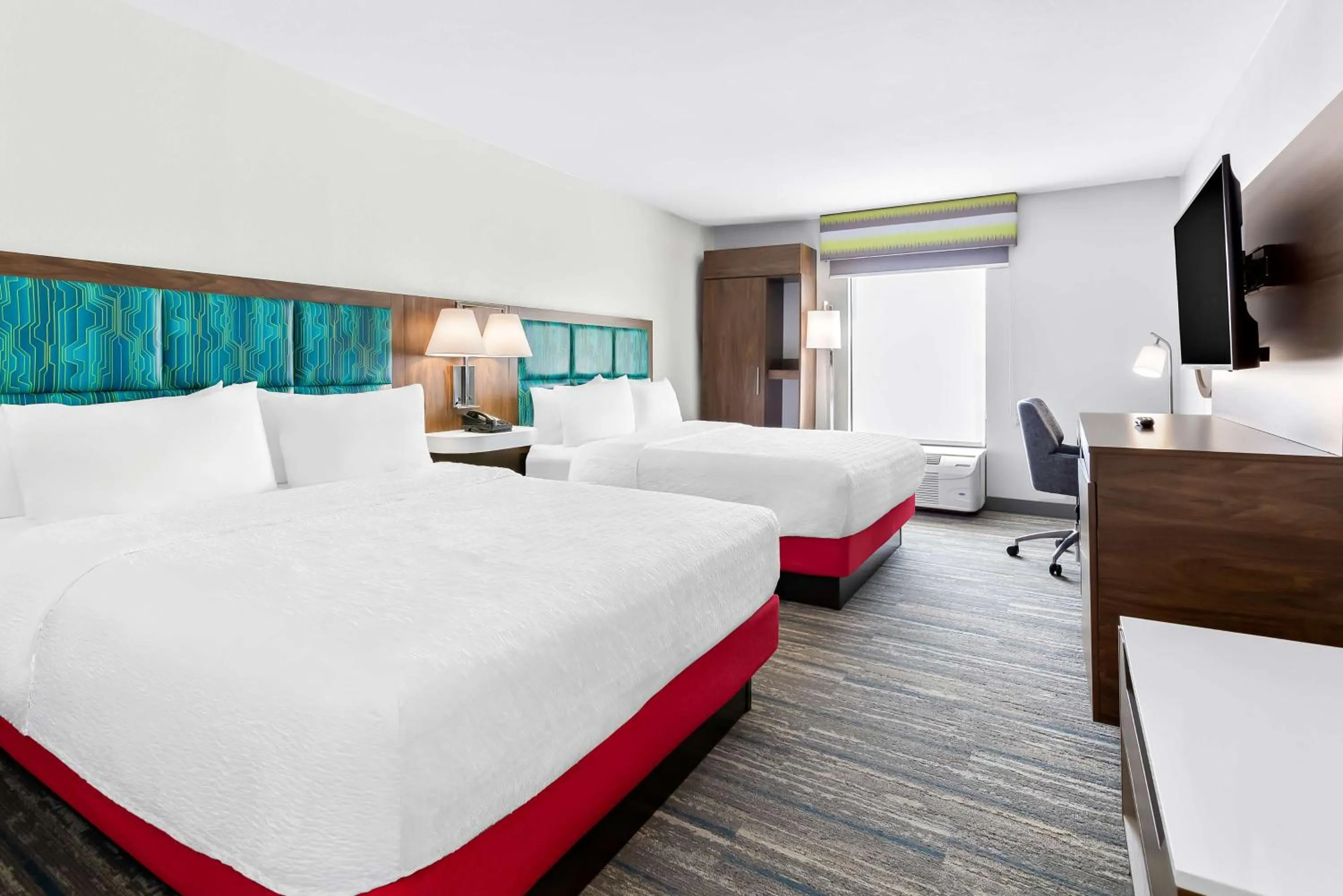 Bed in Hampton Inn Washington