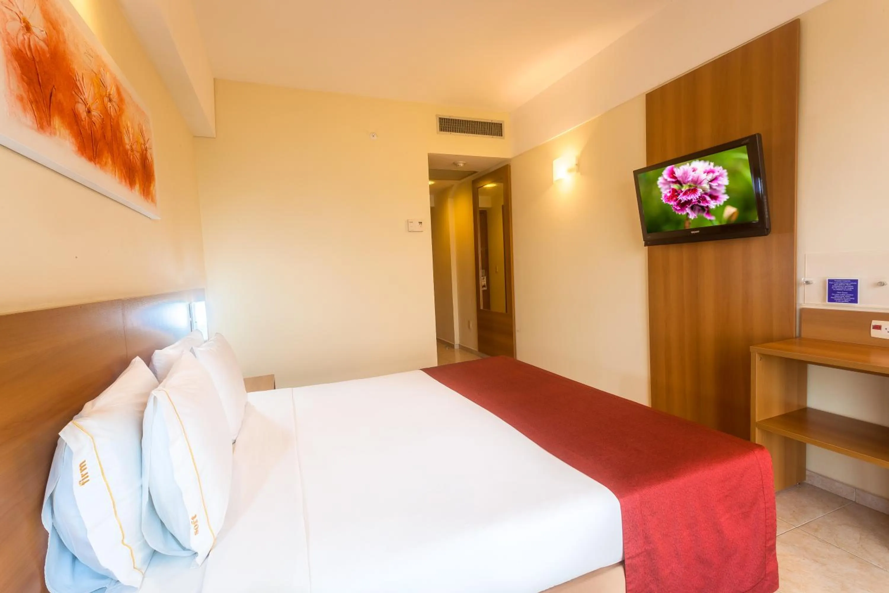 King Room - Disability Access in Praiamar Express Hotel