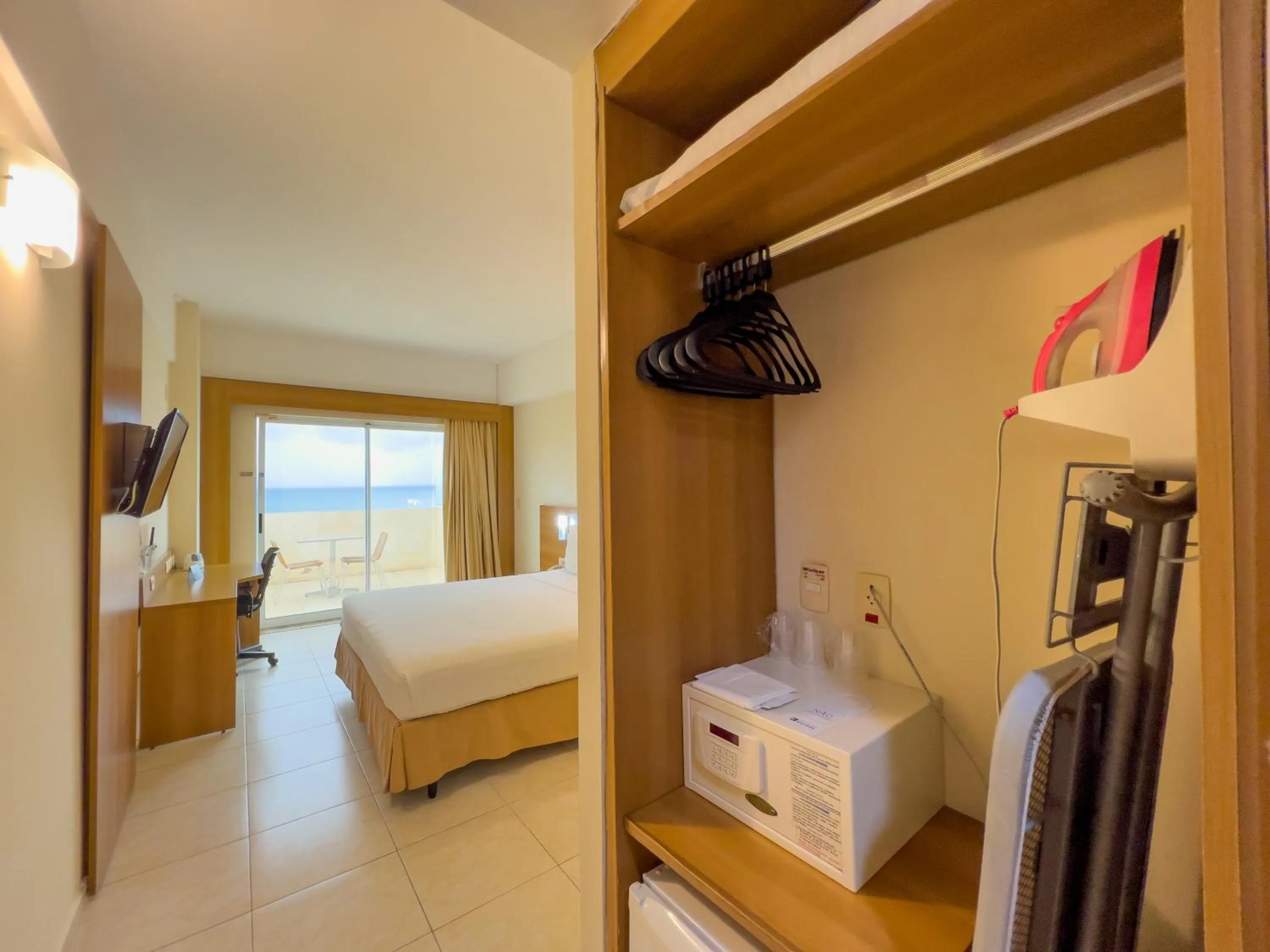 Balcony/Terrace, Bed in Praiamar Express Hotel