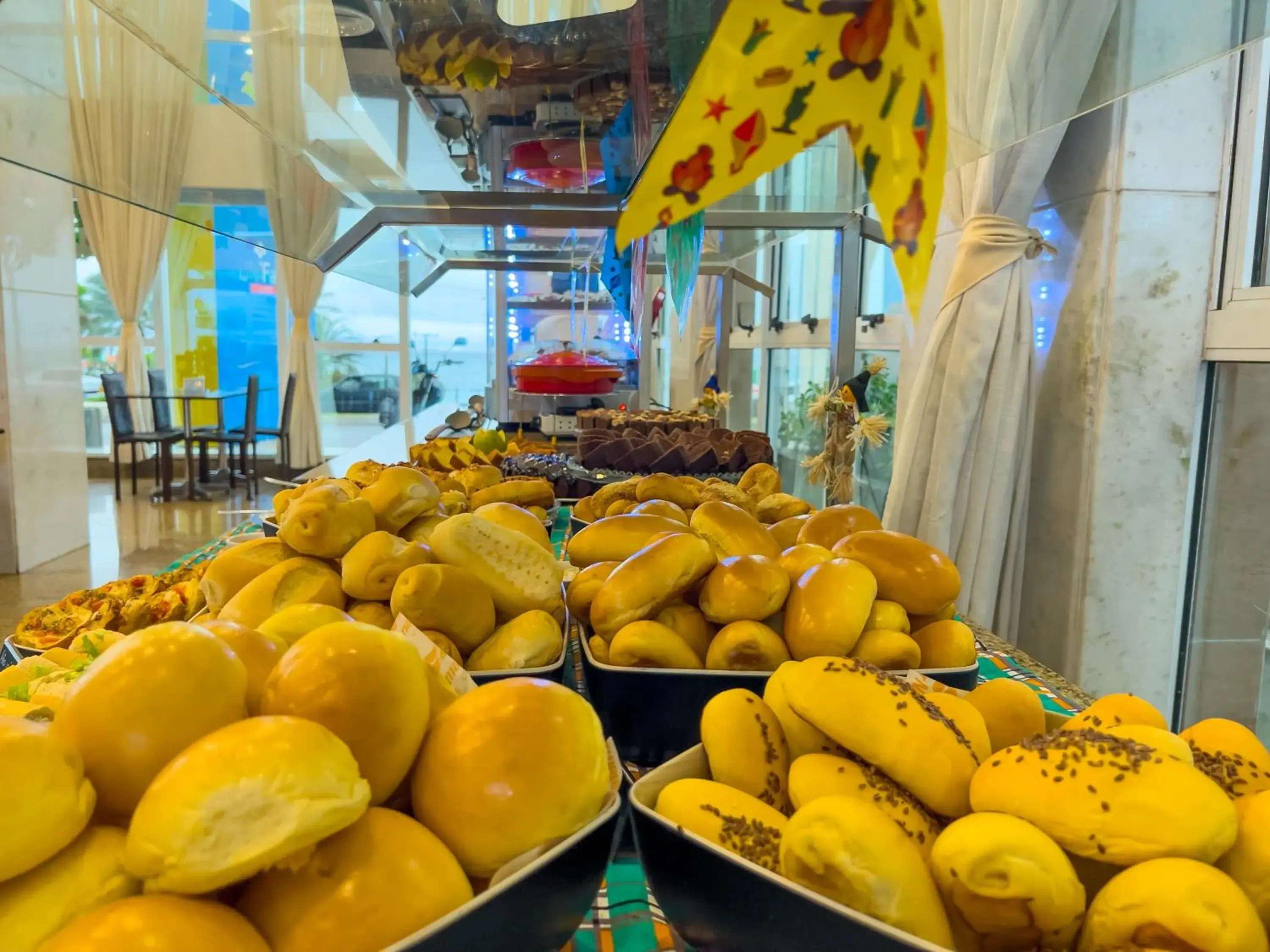 Restaurant/places to eat in Praiamar Express Hotel Restaurant/places to eat in Praiamar Express Hotel