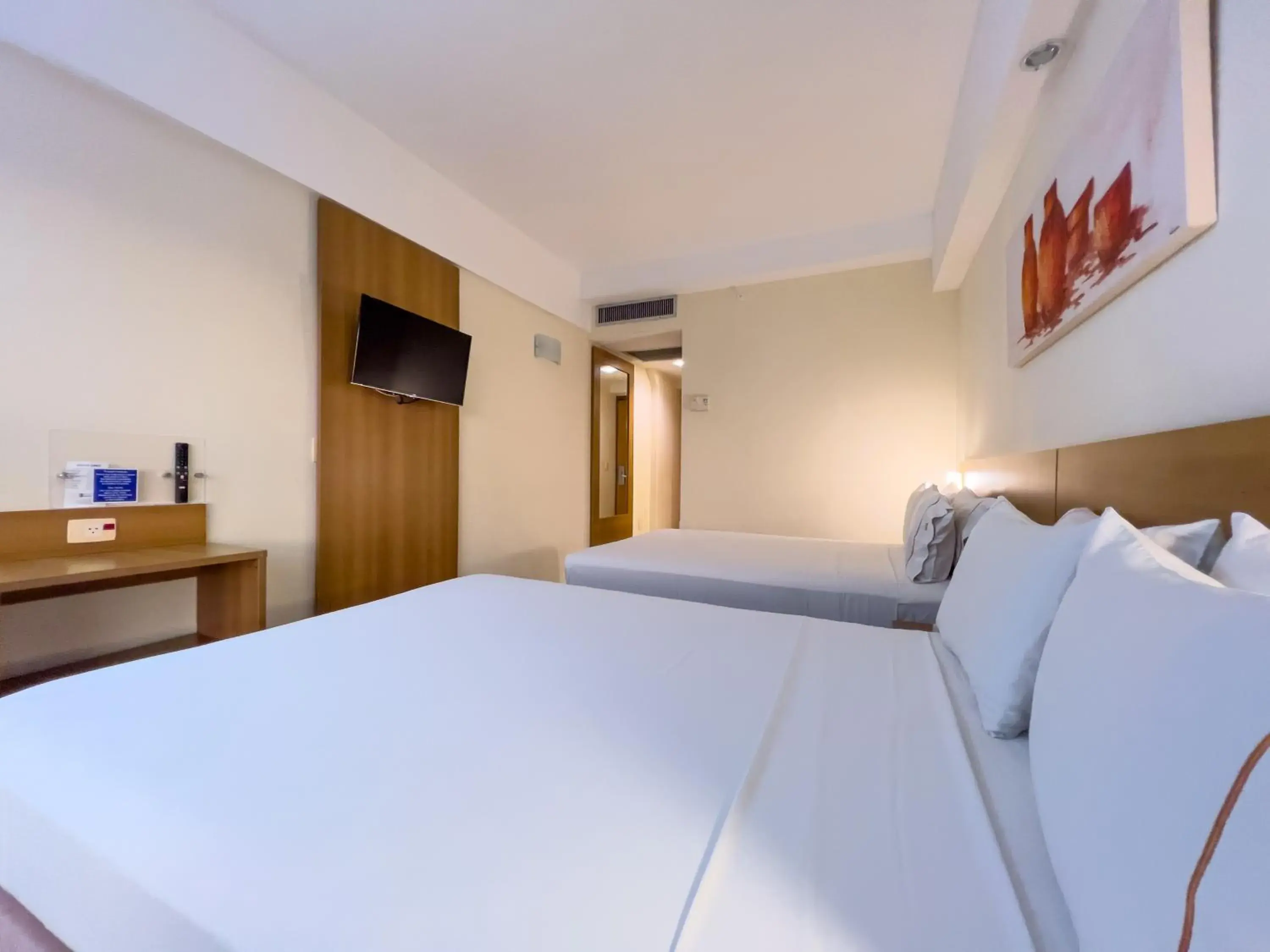 Standard Room with Two Double Beds in Praiamar Express Hotel Standard Room with Two Double Beds in Praiamar Express Hotel