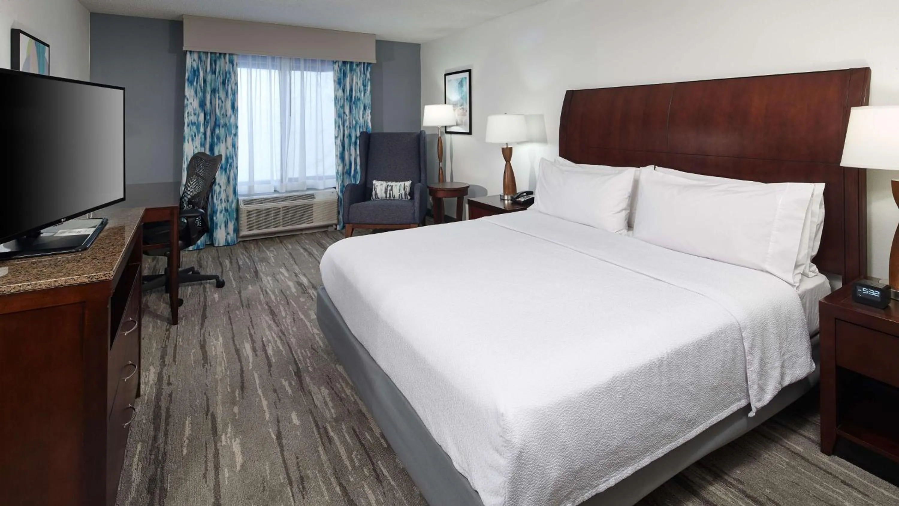 Bed in Hilton Garden Inn Merrillville