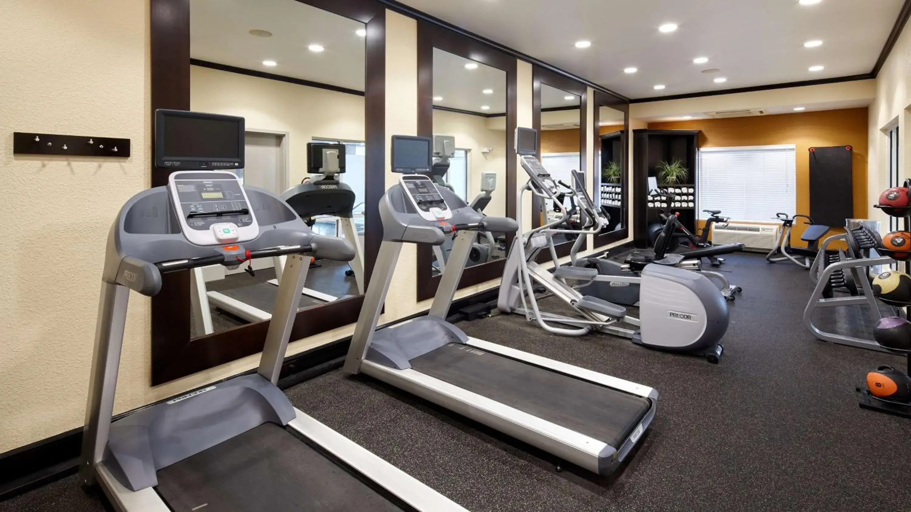 Fitness centre/facilities in Hilton Garden Inn Merrillville Fitness centre/facilities in Hilton Garden Inn Merrillville