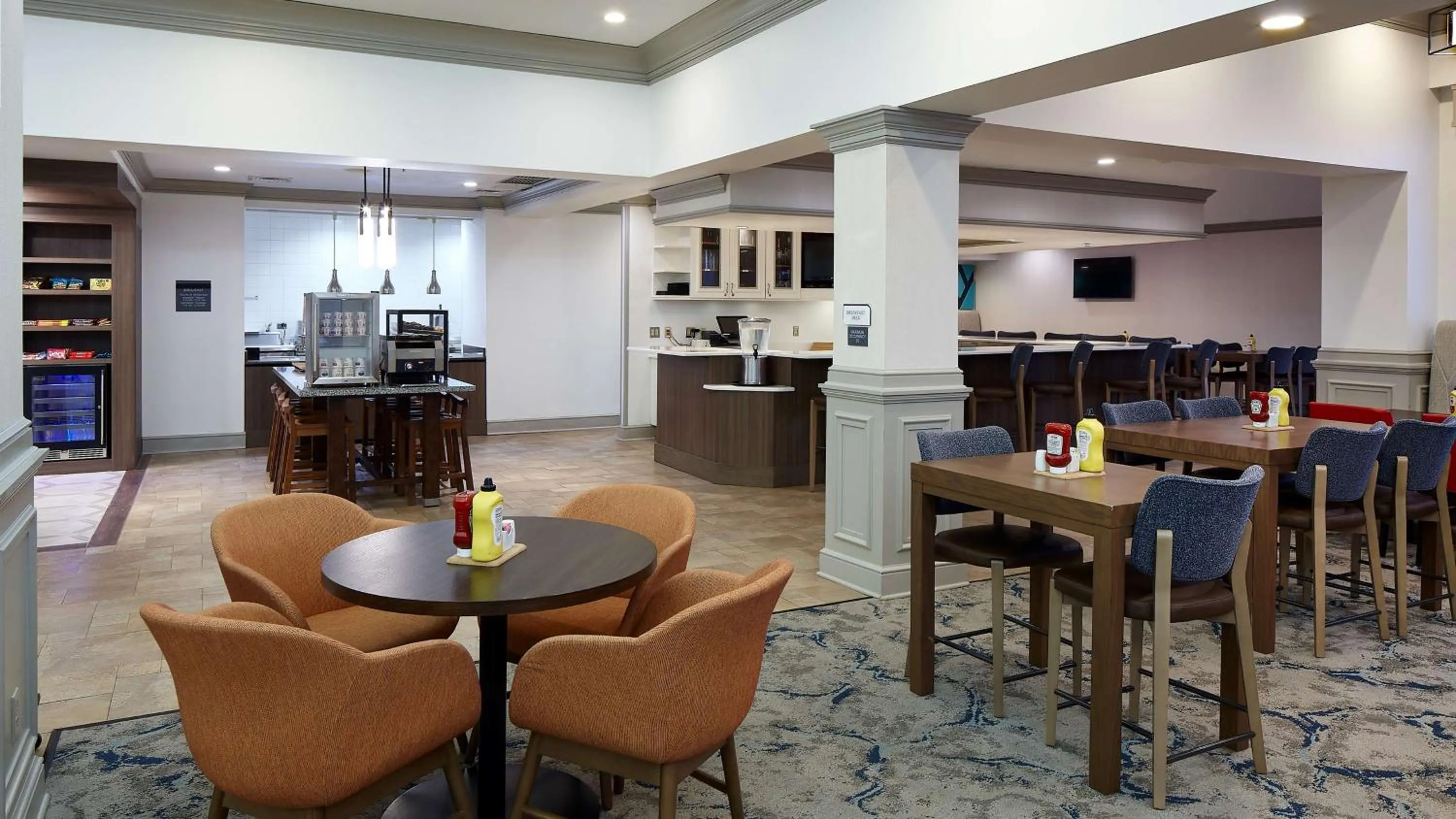 Restaurant/places to eat in Hilton Garden Inn Merrillville