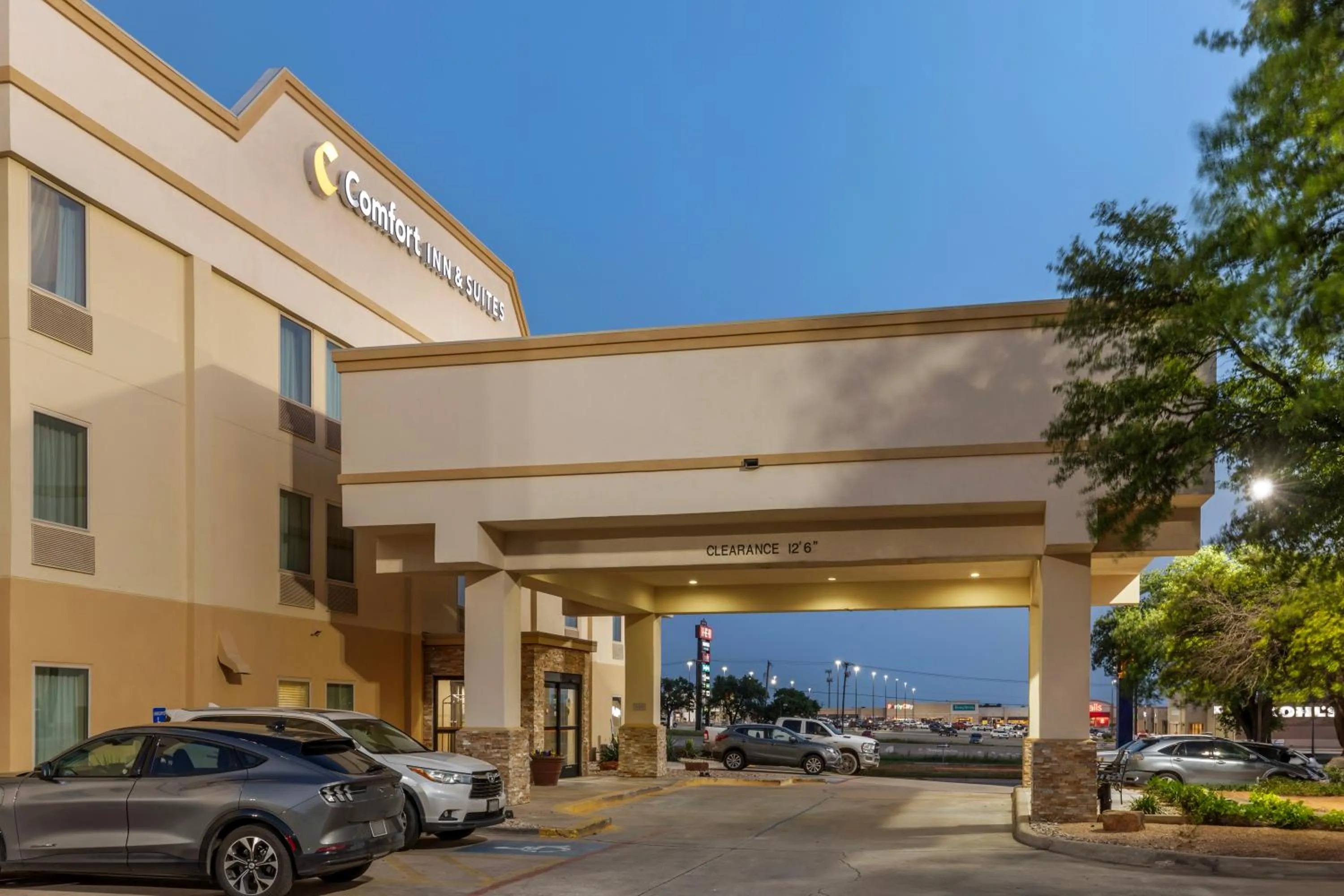 Property building in Comfort Inn & Suites Temple - Medical Center
