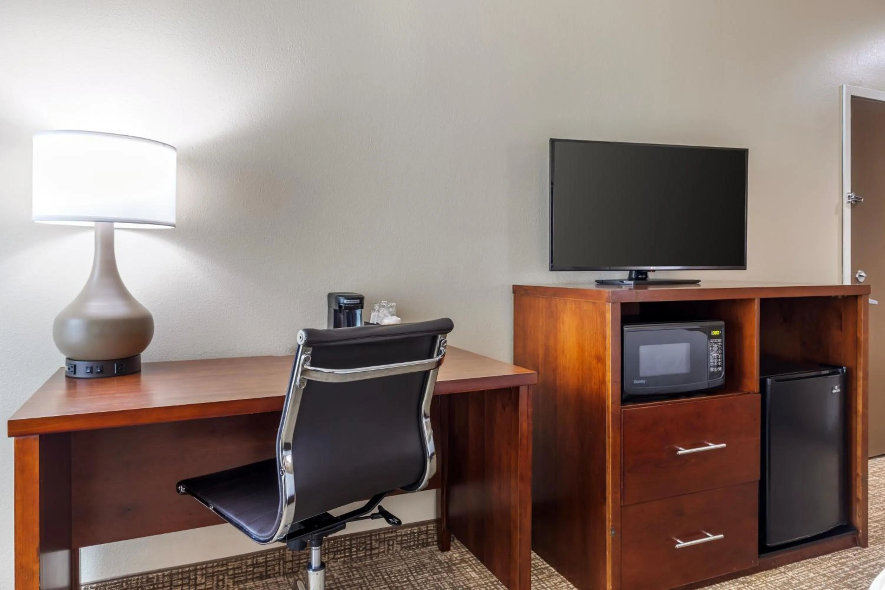 TV and multimedia in Comfort Inn & Suites Temple - Medical Center