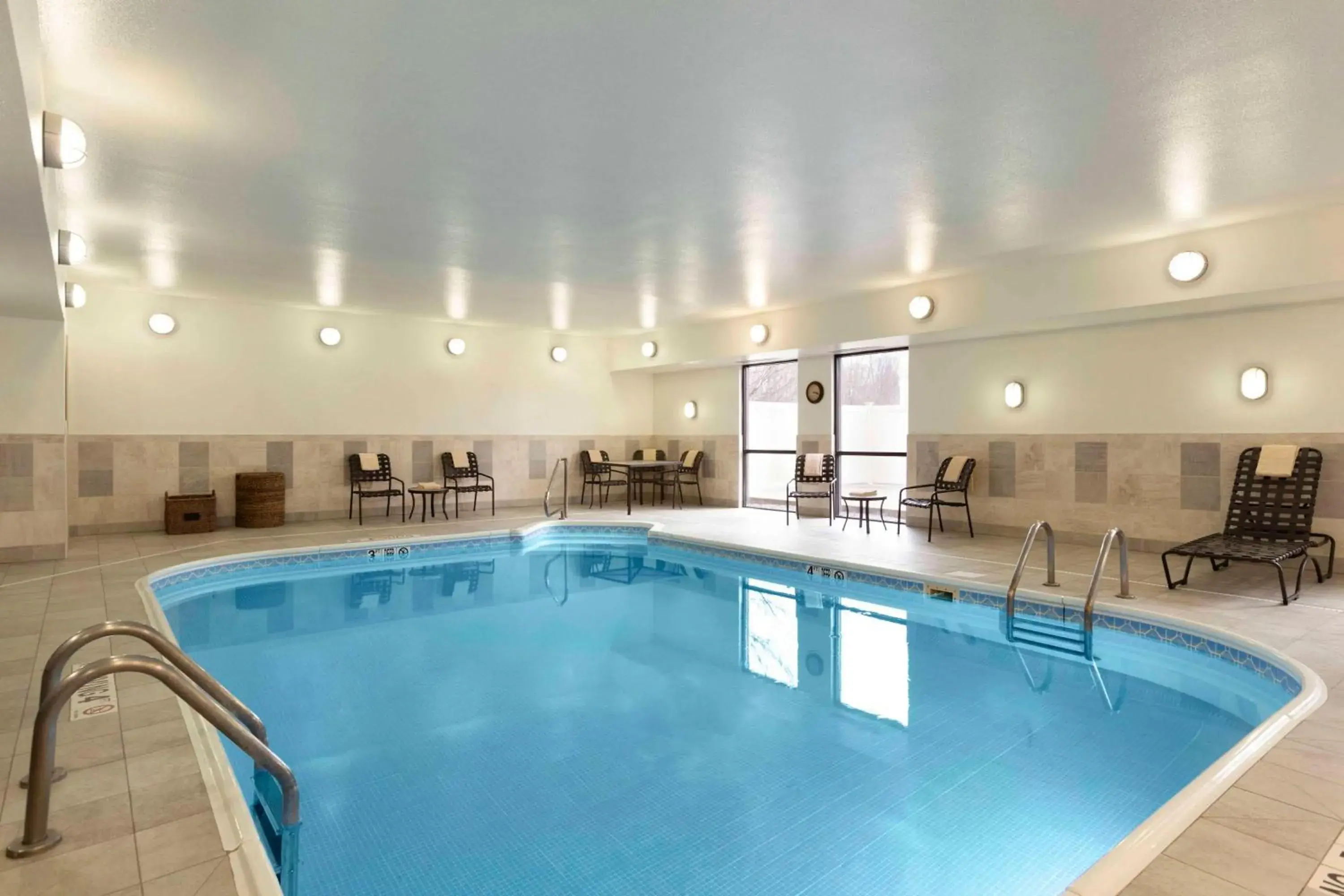 Pool view in Hampton Inn Youngstown/Boardman Pool view in Hampton Inn Youngstown/Boardman