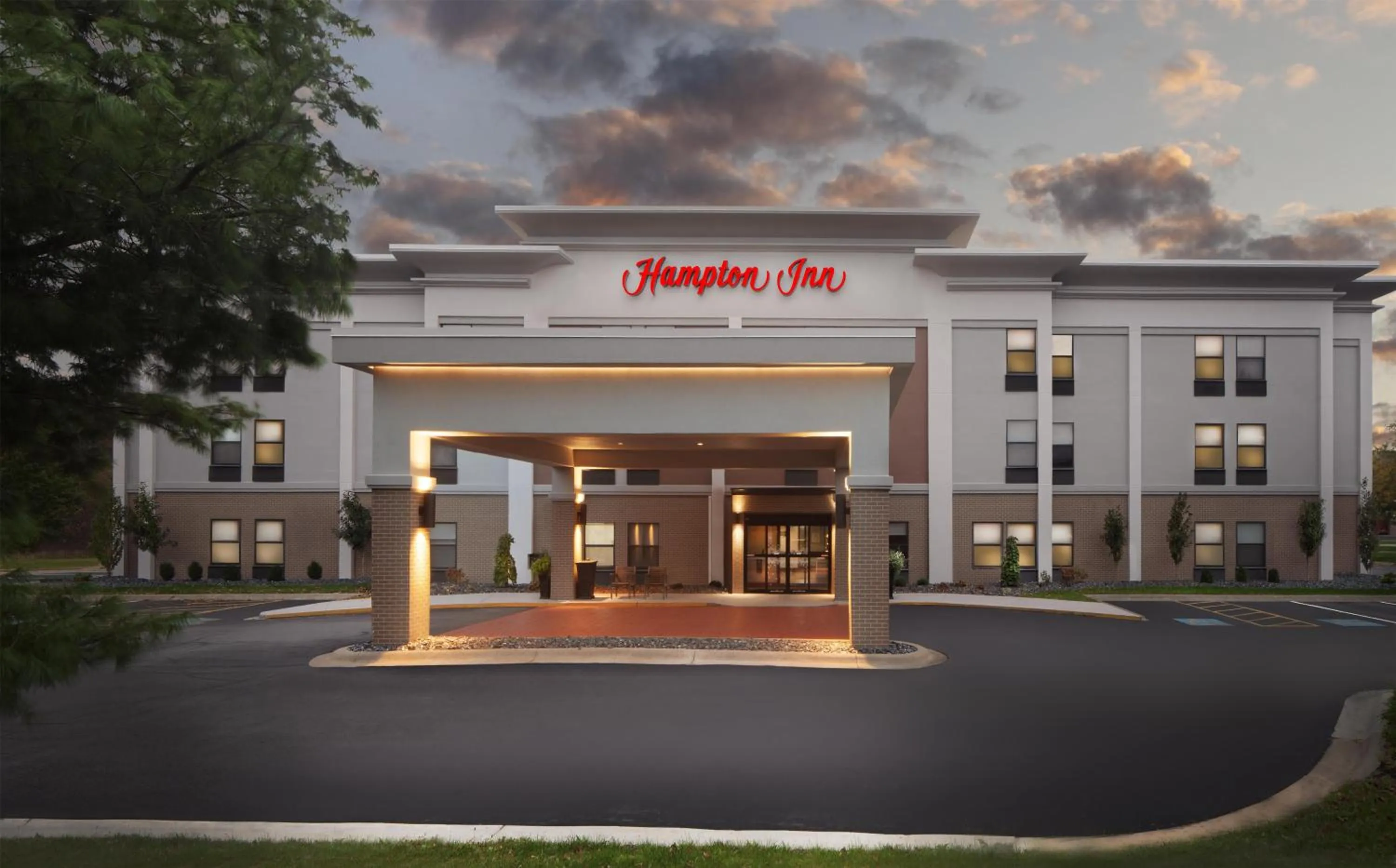 Property building in Hampton Inn Youngstown/Boardman