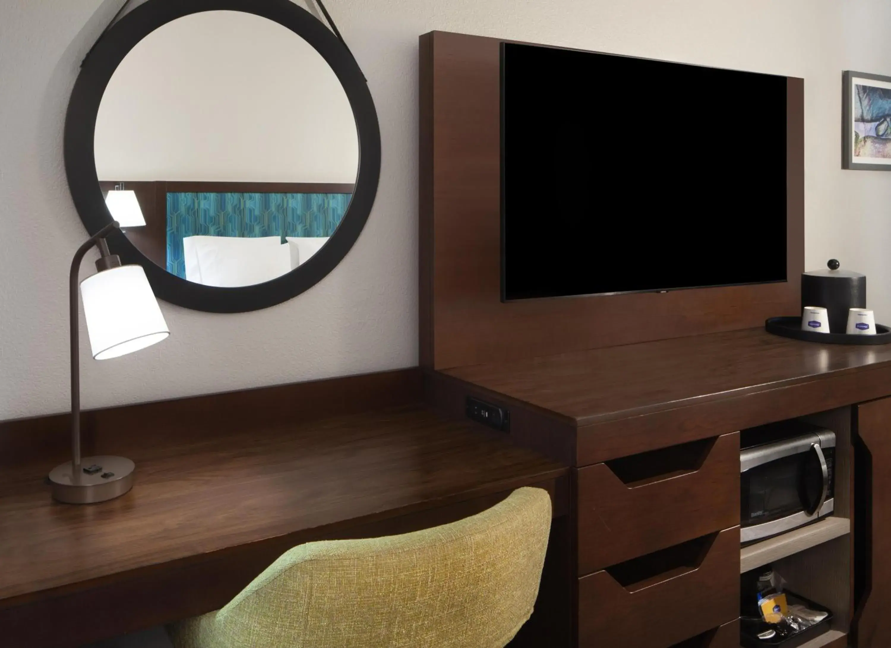 Bedroom in Hampton Inn Youngstown/Boardman Bedroom in Hampton Inn Youngstown/Boardman