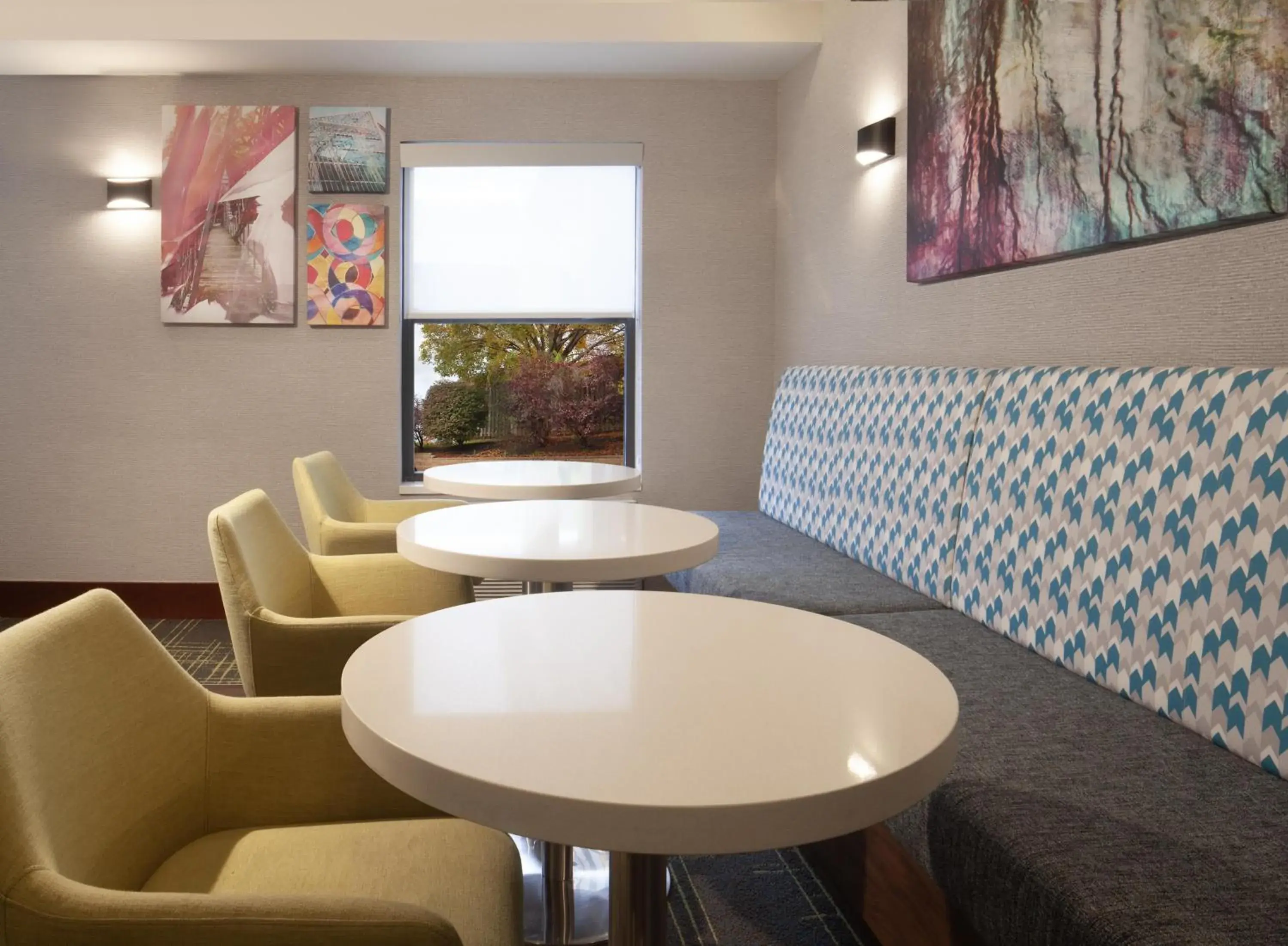 Breakfast in Hampton Inn Youngstown/Boardman Breakfast in Hampton Inn Youngstown/Boardman