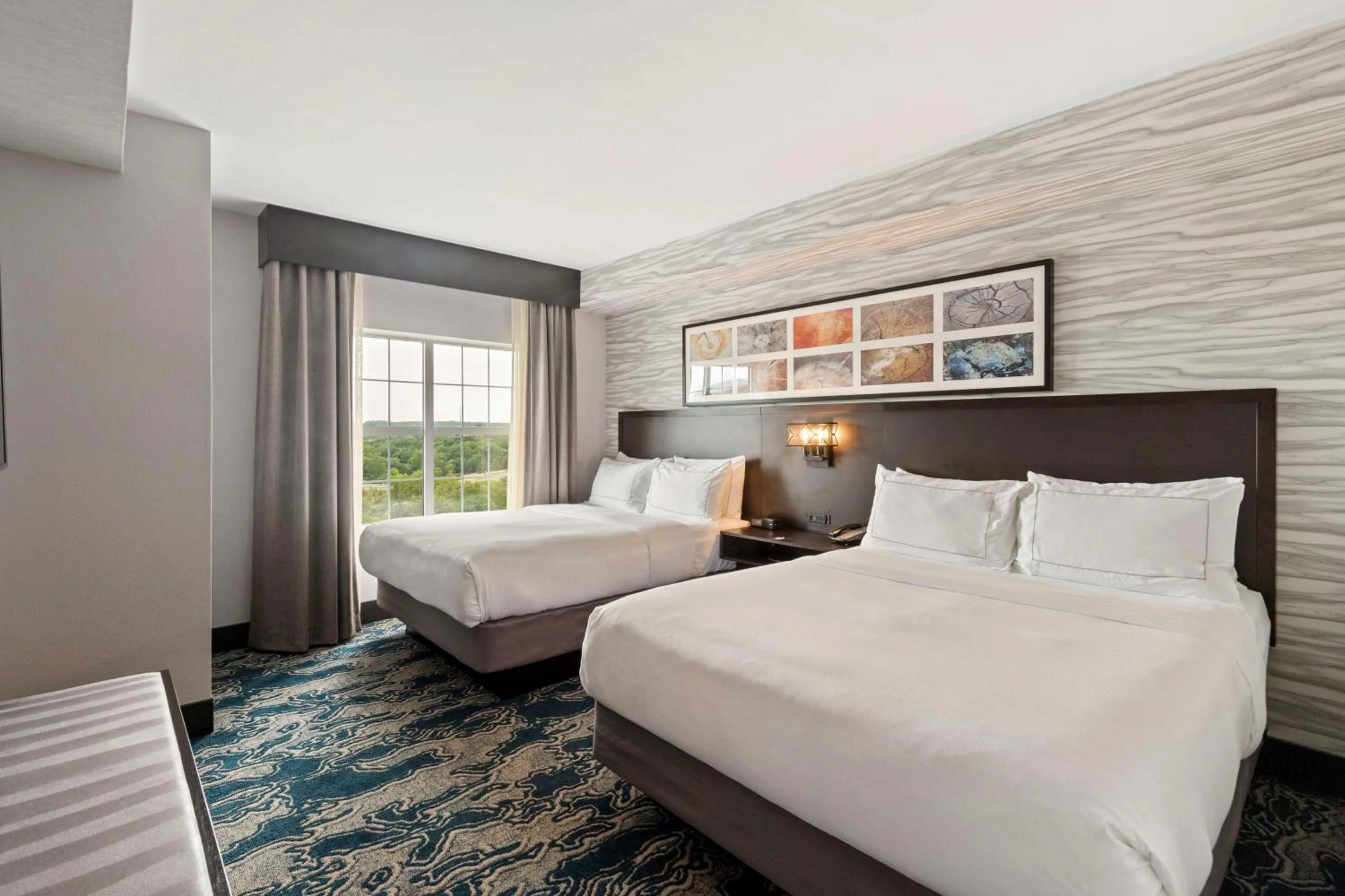 Bed in Doubletree By Hilton Front Royal Blue Ridge Shadows