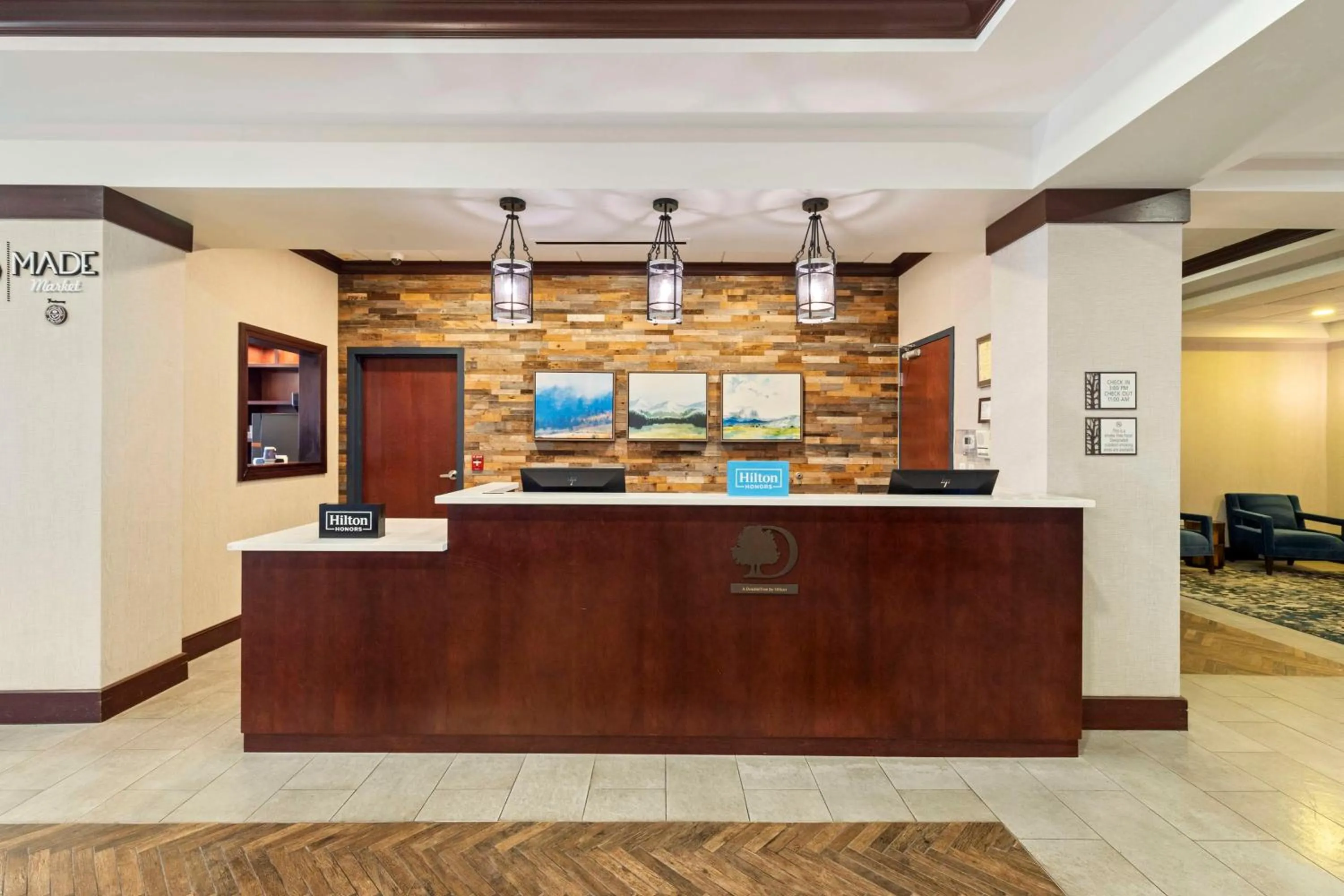 Lobby or reception in Doubletree By Hilton Front Royal Blue Ridge Shadows