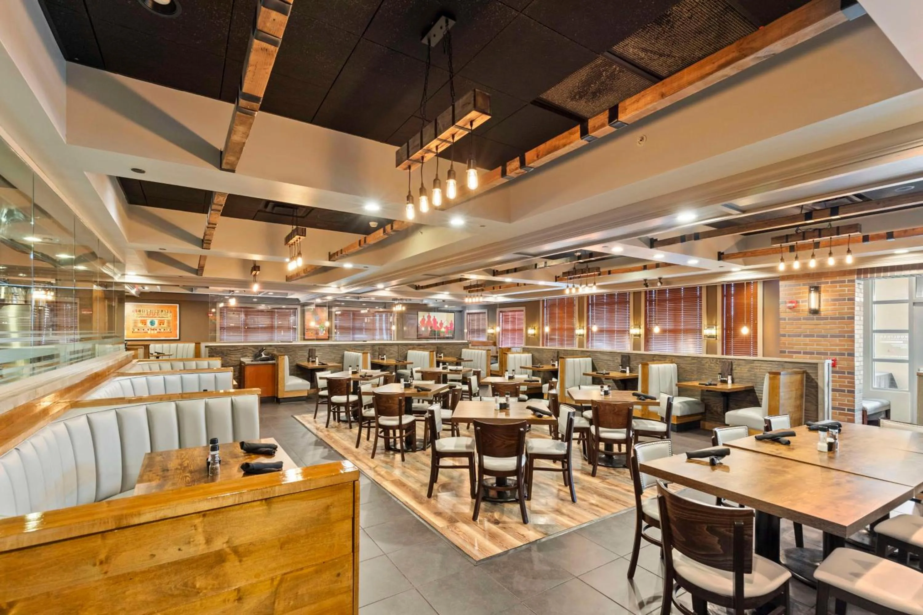 Restaurant/places to eat in Doubletree By Hilton Front Royal Blue Ridge Shadows