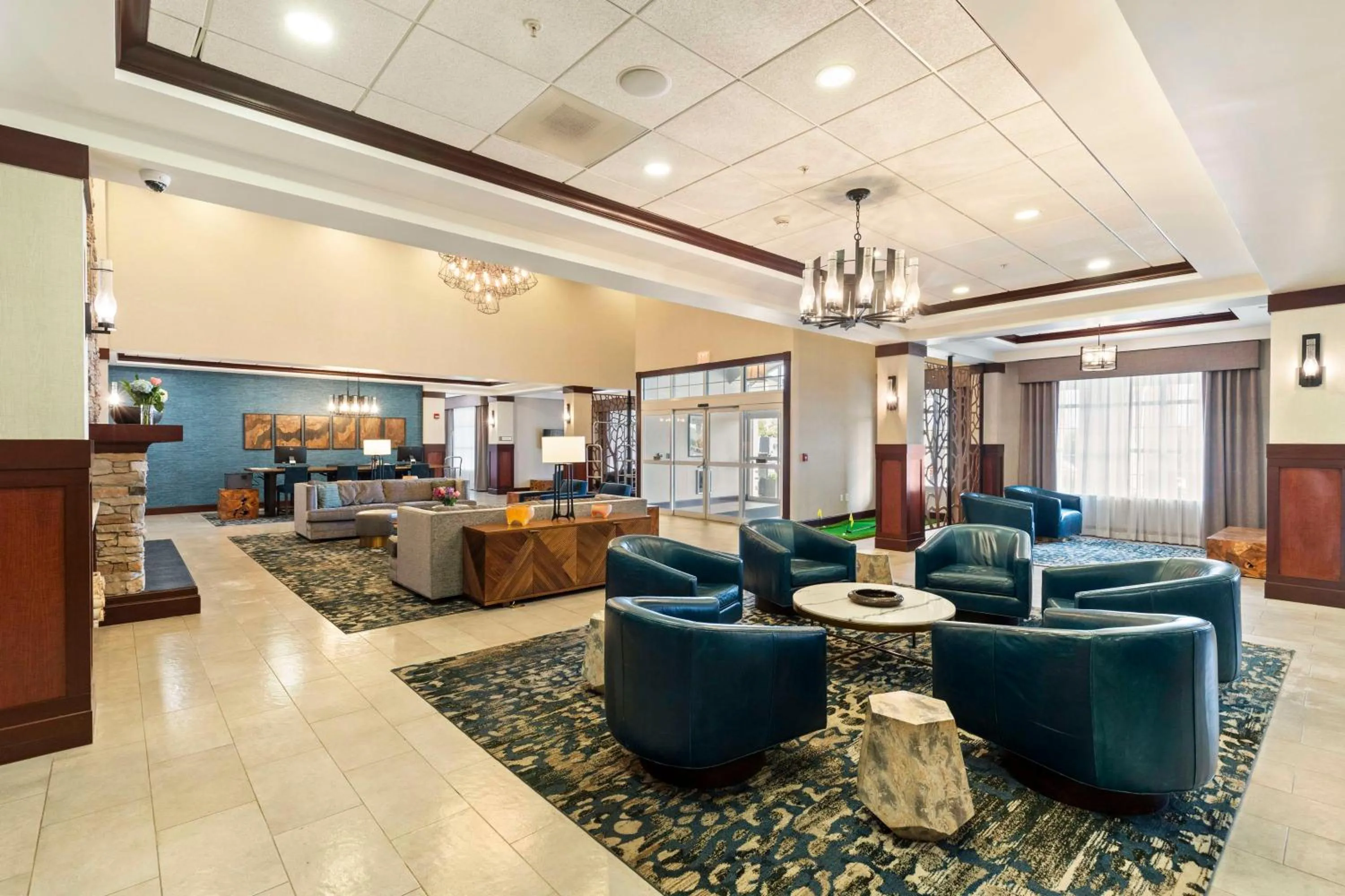 Lobby or reception in Doubletree By Hilton Front Royal Blue Ridge Shadows
