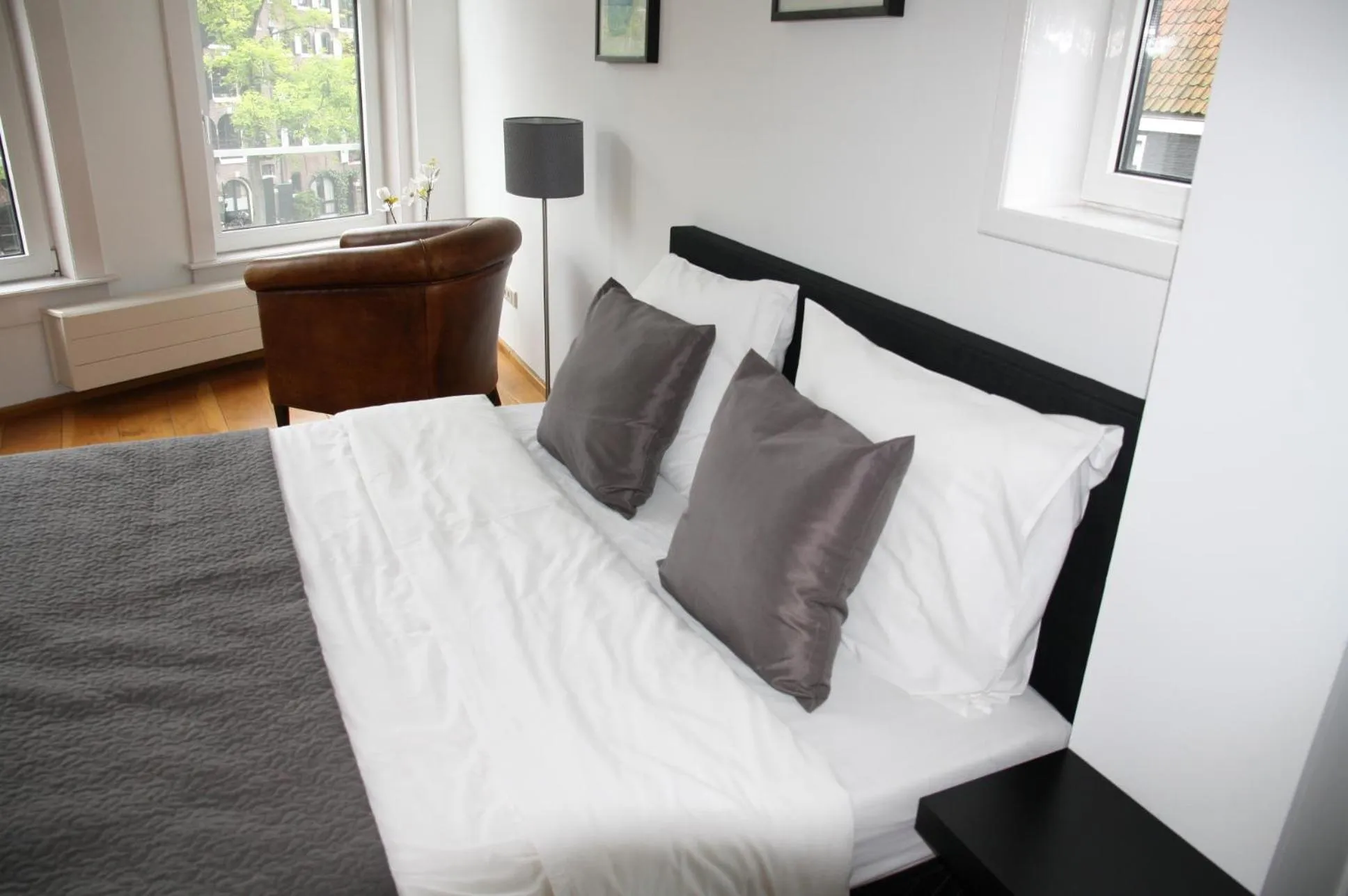 Day, Bed in Bridge Inn