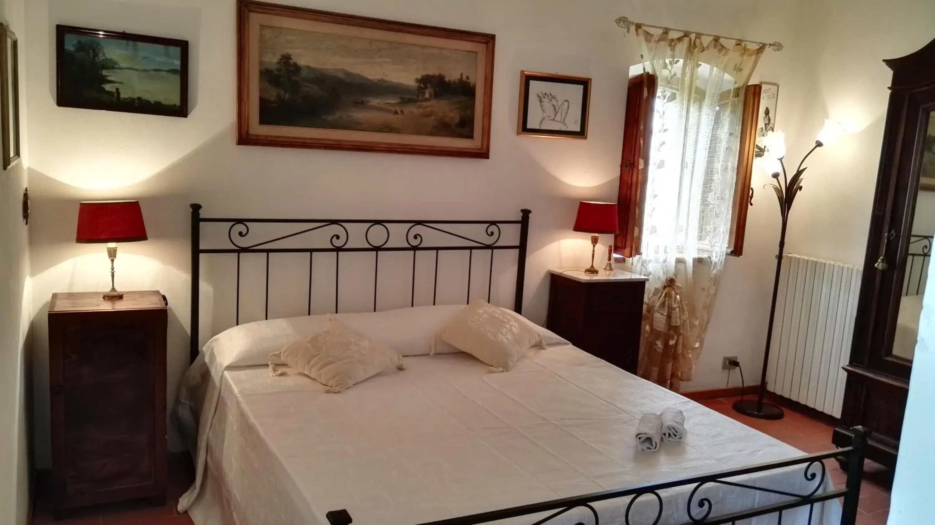 Double Room in Colombaio In Colle Double Room in Colombaio In Colle