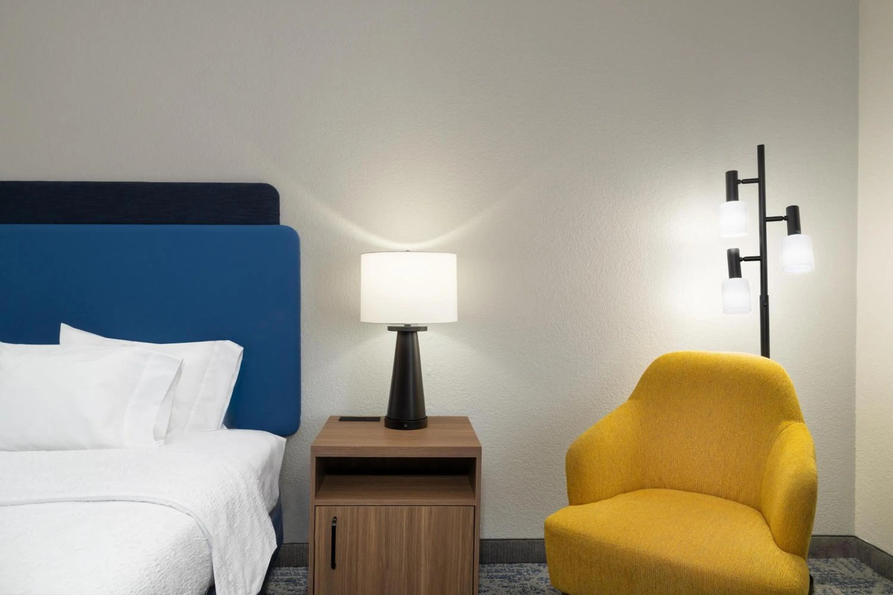 Bed in Hampton Inn Marietta