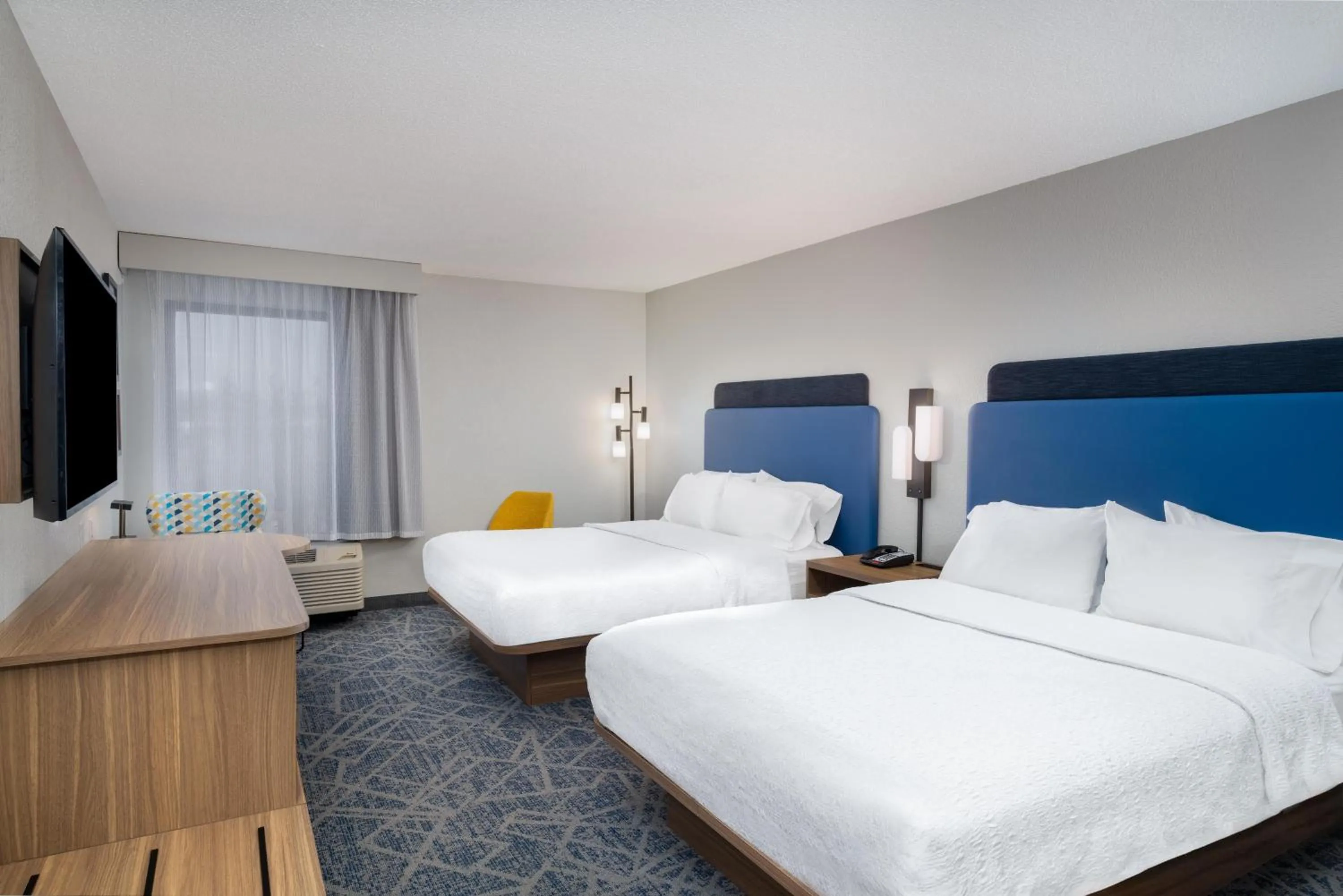 Bed in Hampton Inn Marietta