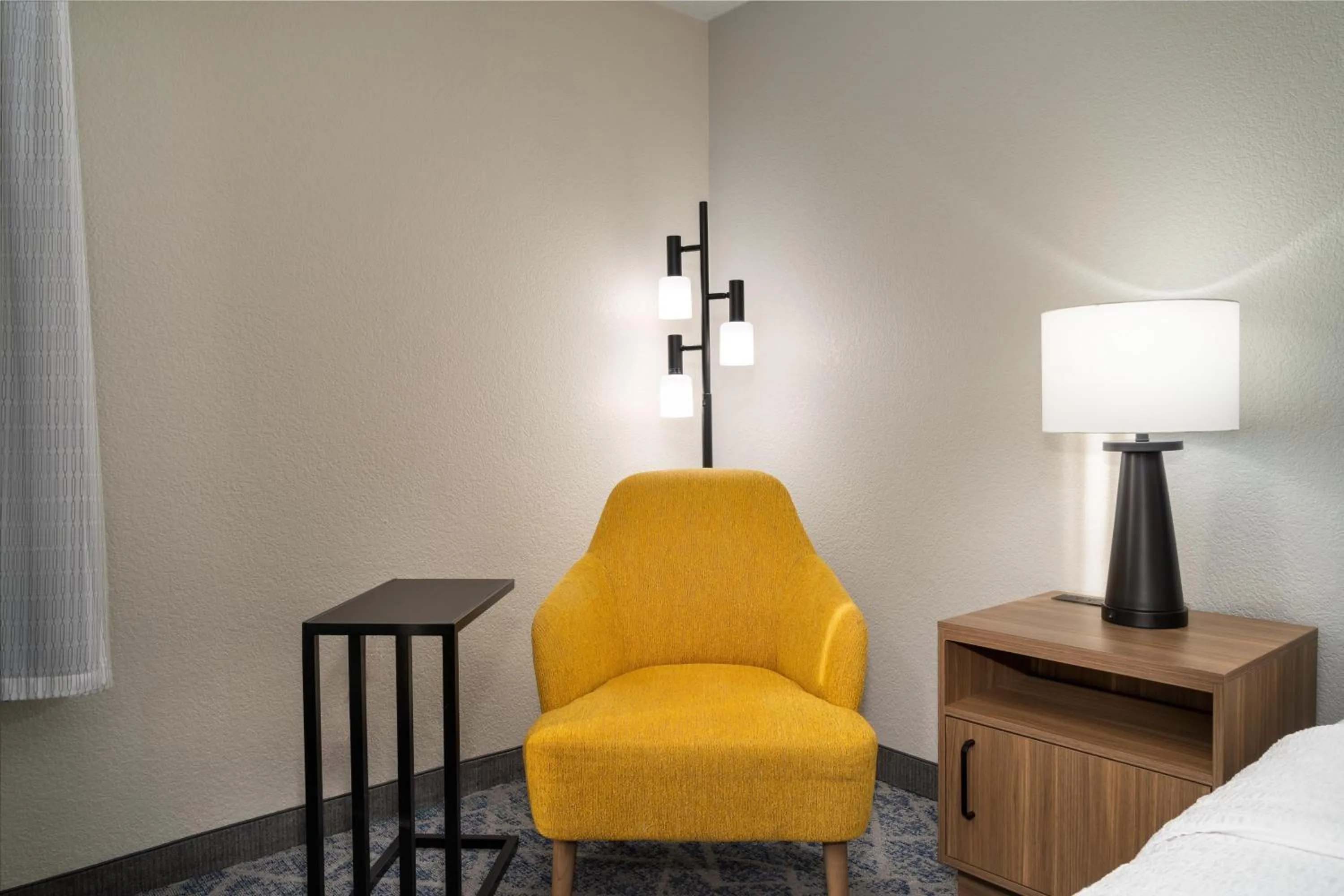 Bed in Hampton Inn Marietta