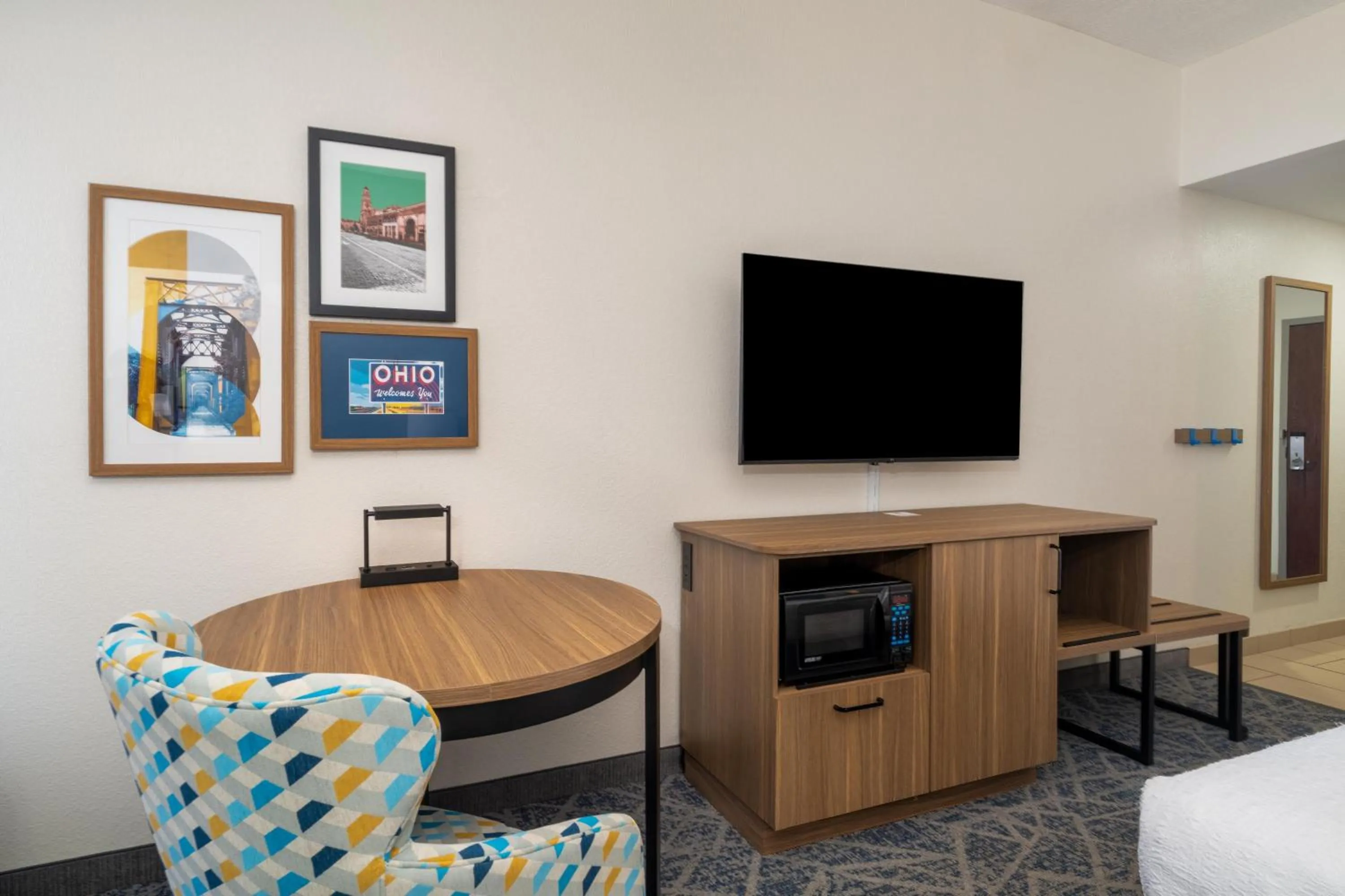 Bedroom in Hampton Inn Marietta