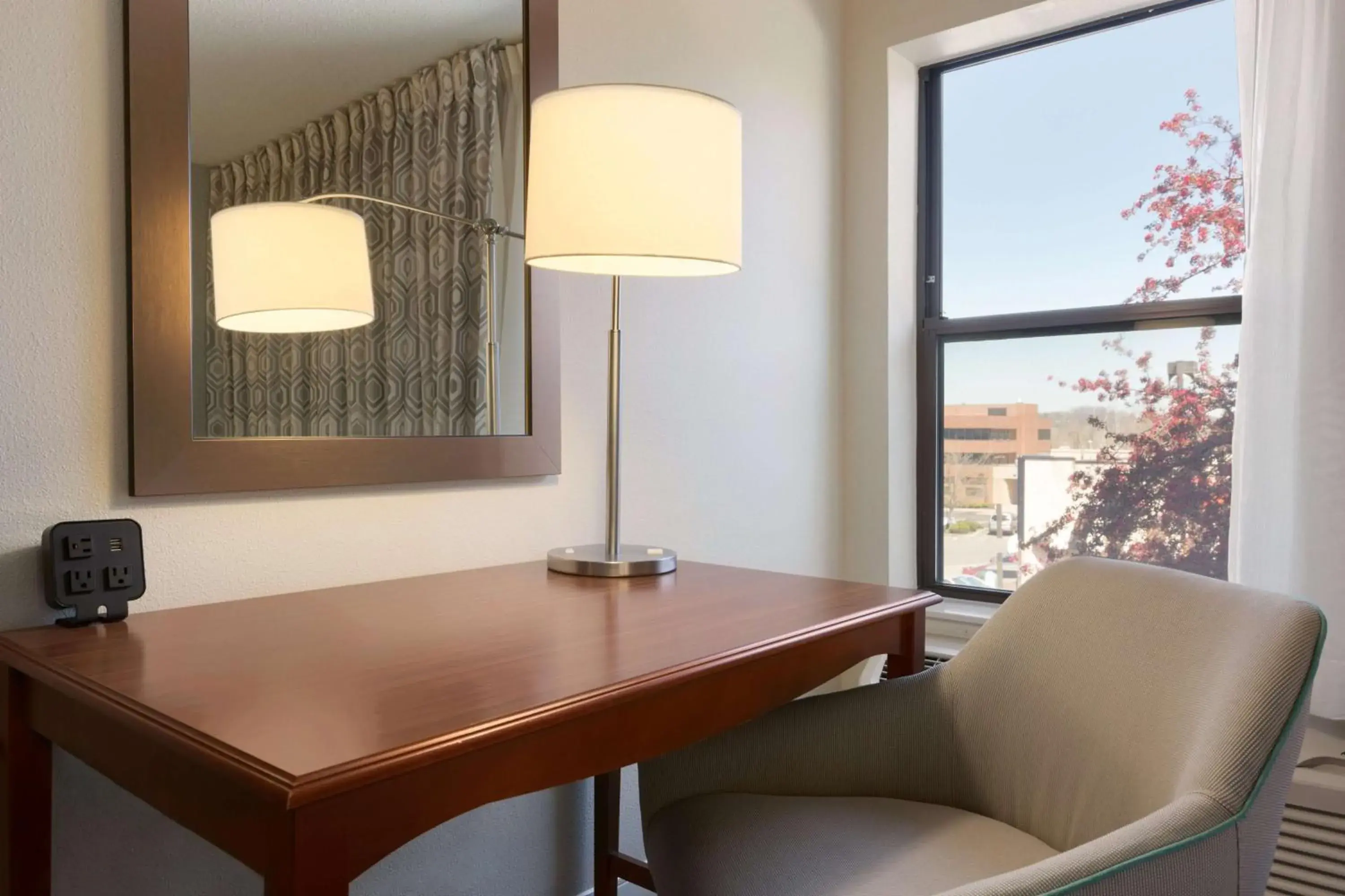 Bed in Hampton Inn Zanesville Bed in Hampton Inn Zanesville