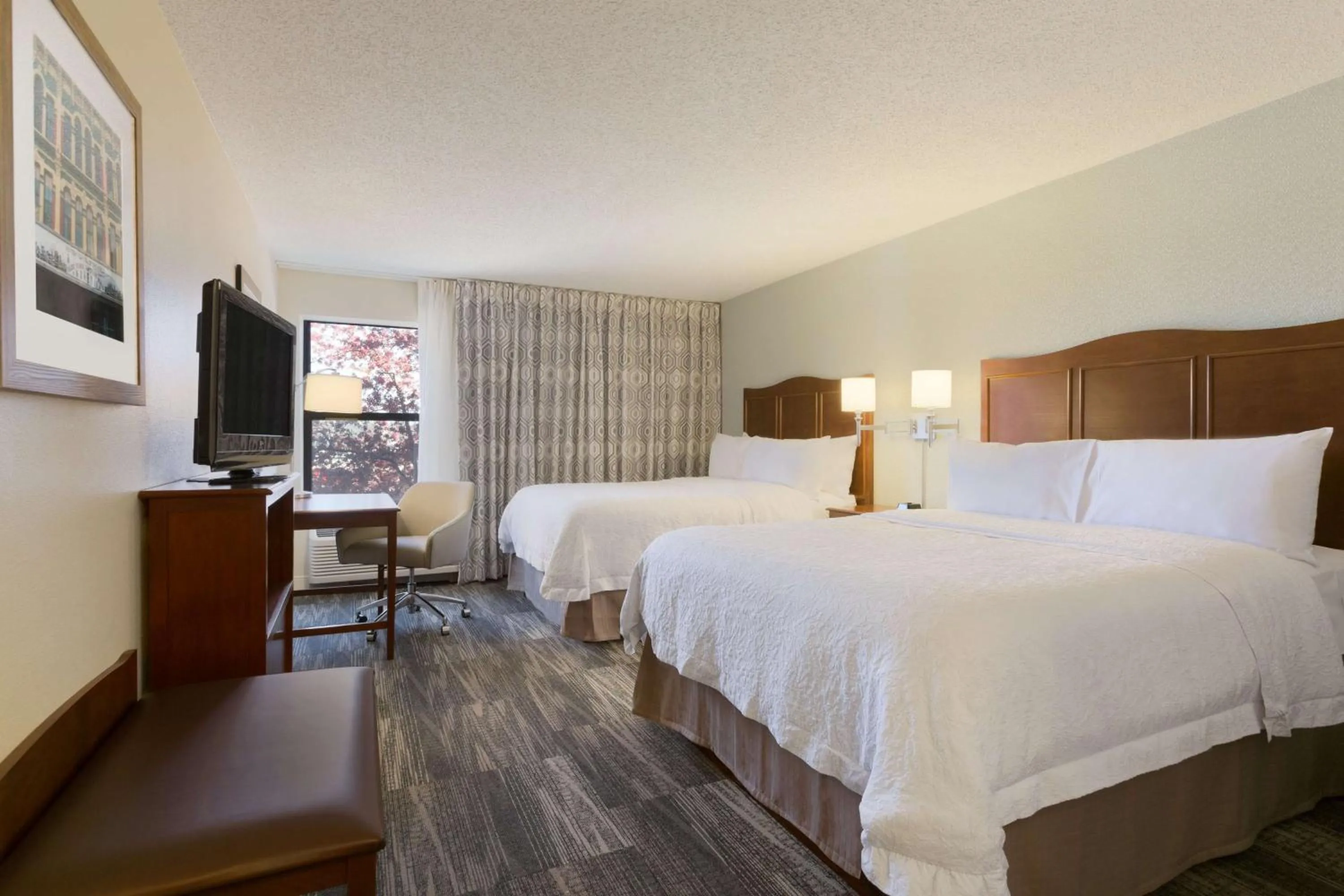 Bed in Hampton Inn Zanesville