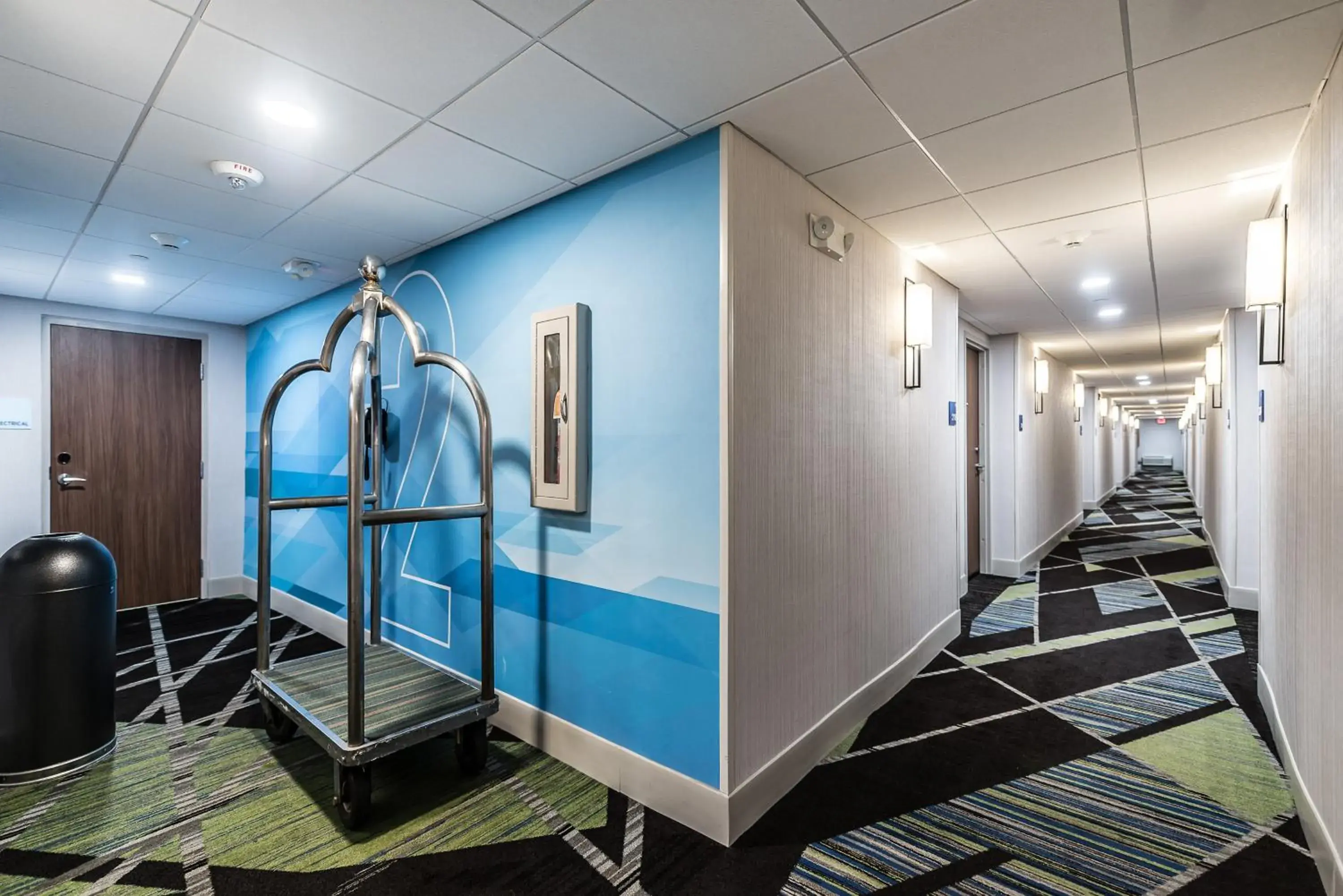 Lobby or reception in Holiday Inn Express Flint-Campus Area by IHG Lobby or reception in Holiday Inn Express Flint-Campus Area by IHG