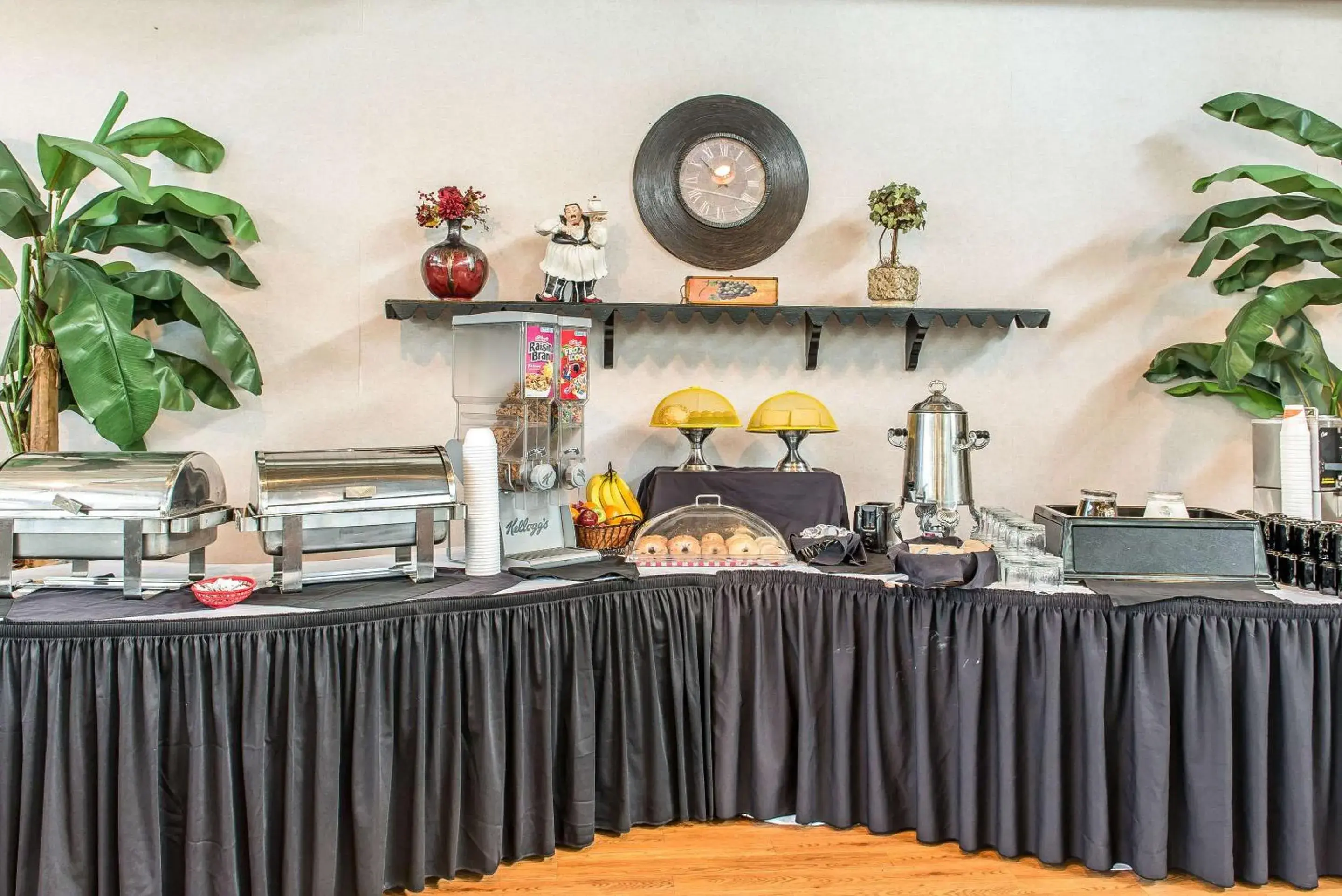 Restaurant/places to eat in Quality Inn and Conference Center Restaurant/places to eat in Quality Inn and Conference Center