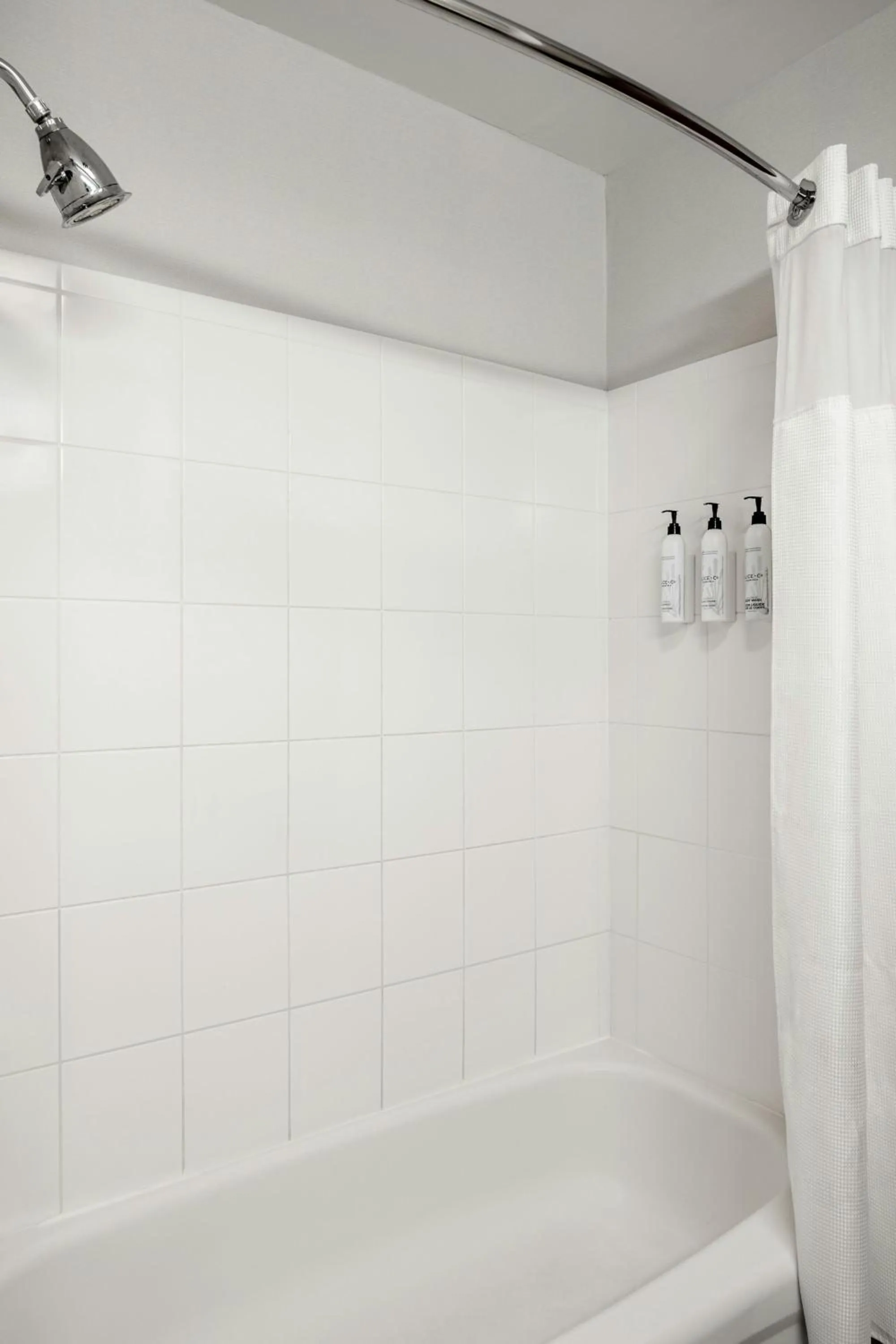 Bathroom in Fairfield Inn and Suites by Marriott Marion