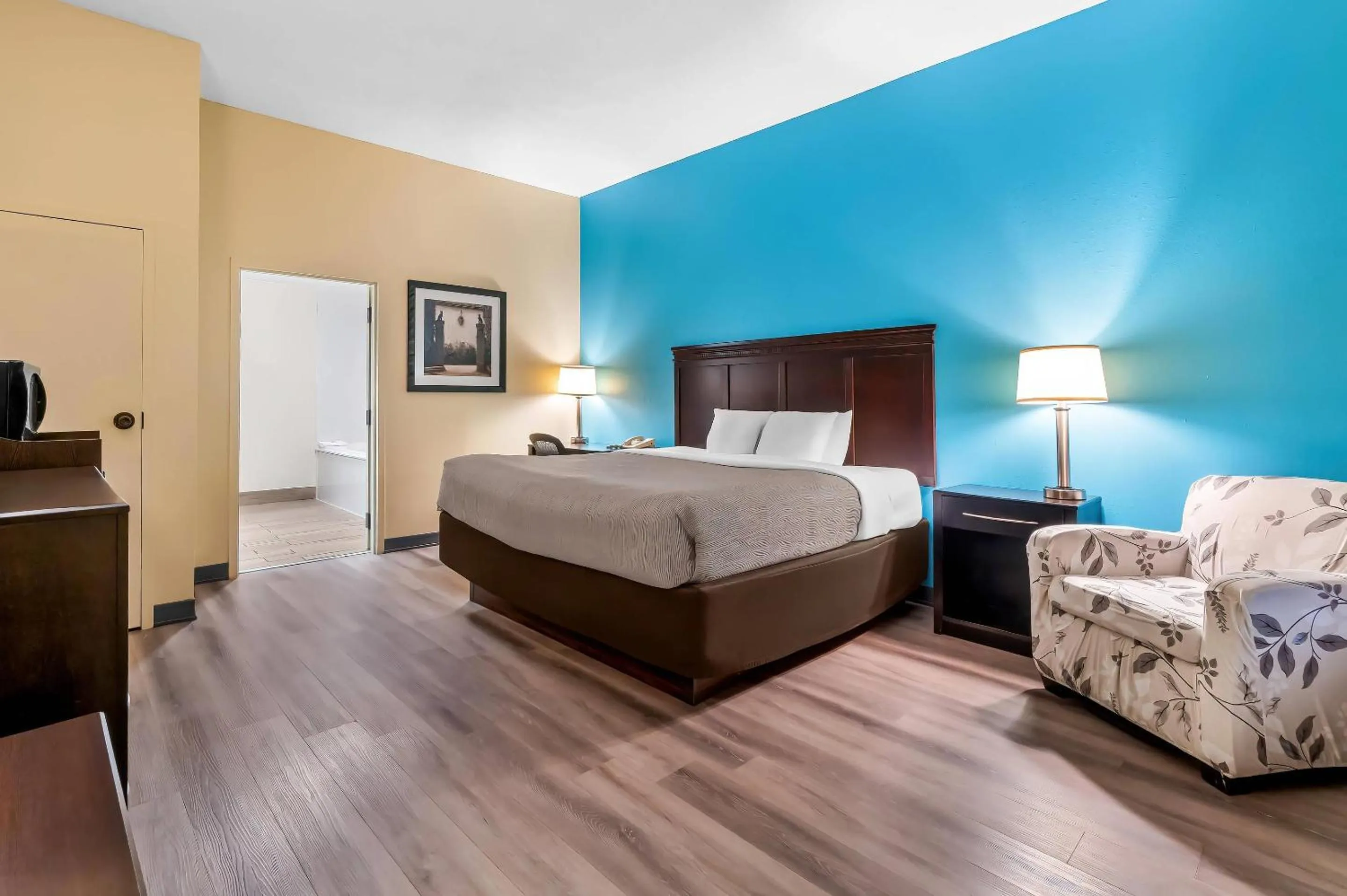 Bedroom, Bed in Quality Inn Union City US 51